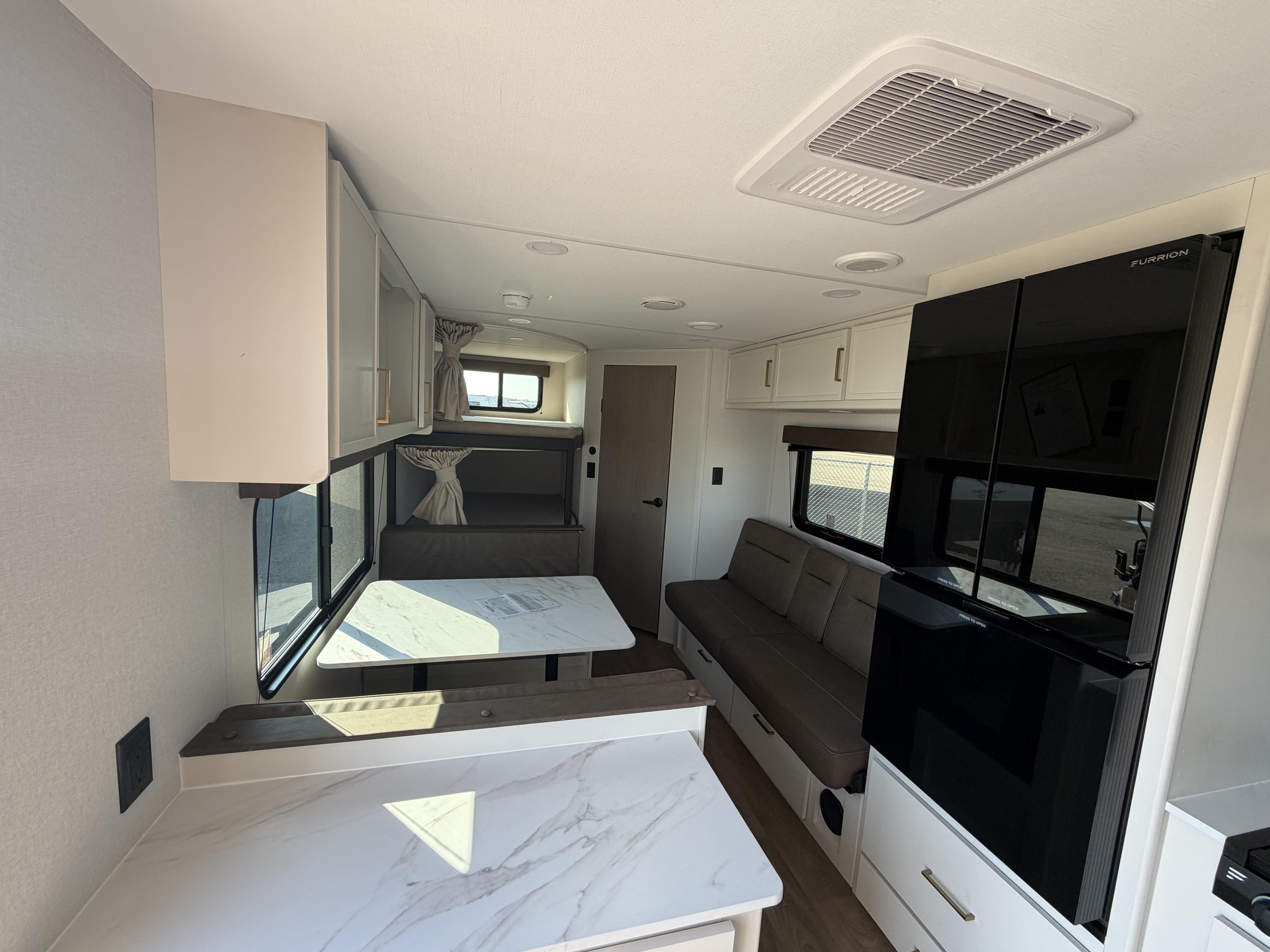 2027 GRAND DESIGN TRANSCEND 24BHX - Image 15