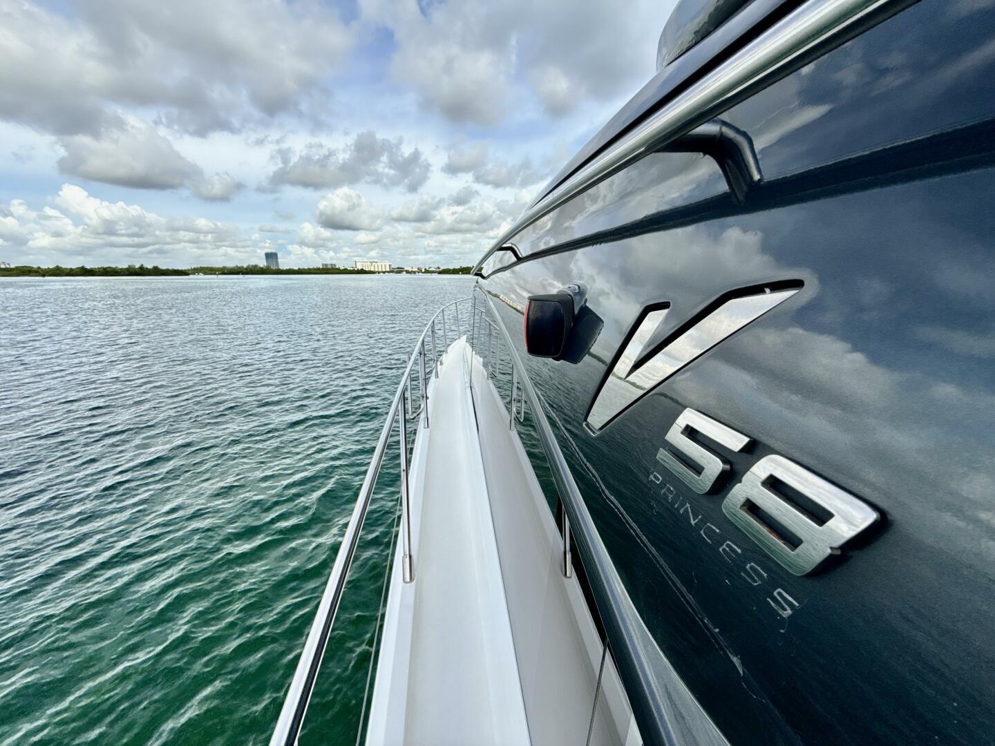 2017 Princess V58 - Image 46