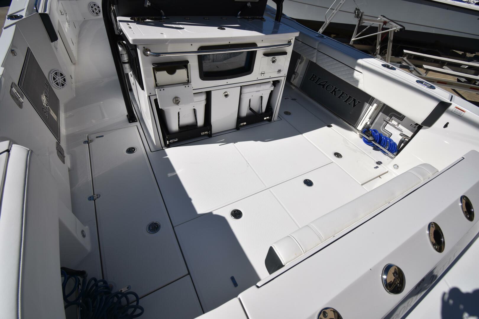2021 Blackfin 332CC - Image 8