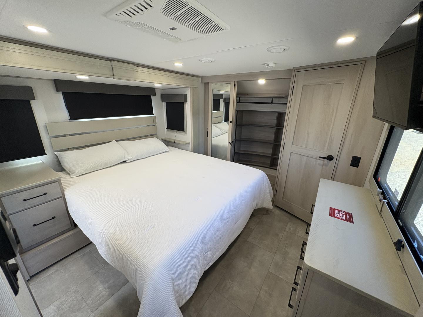 2025 Grand Design Solitude 388MBS - Image 17