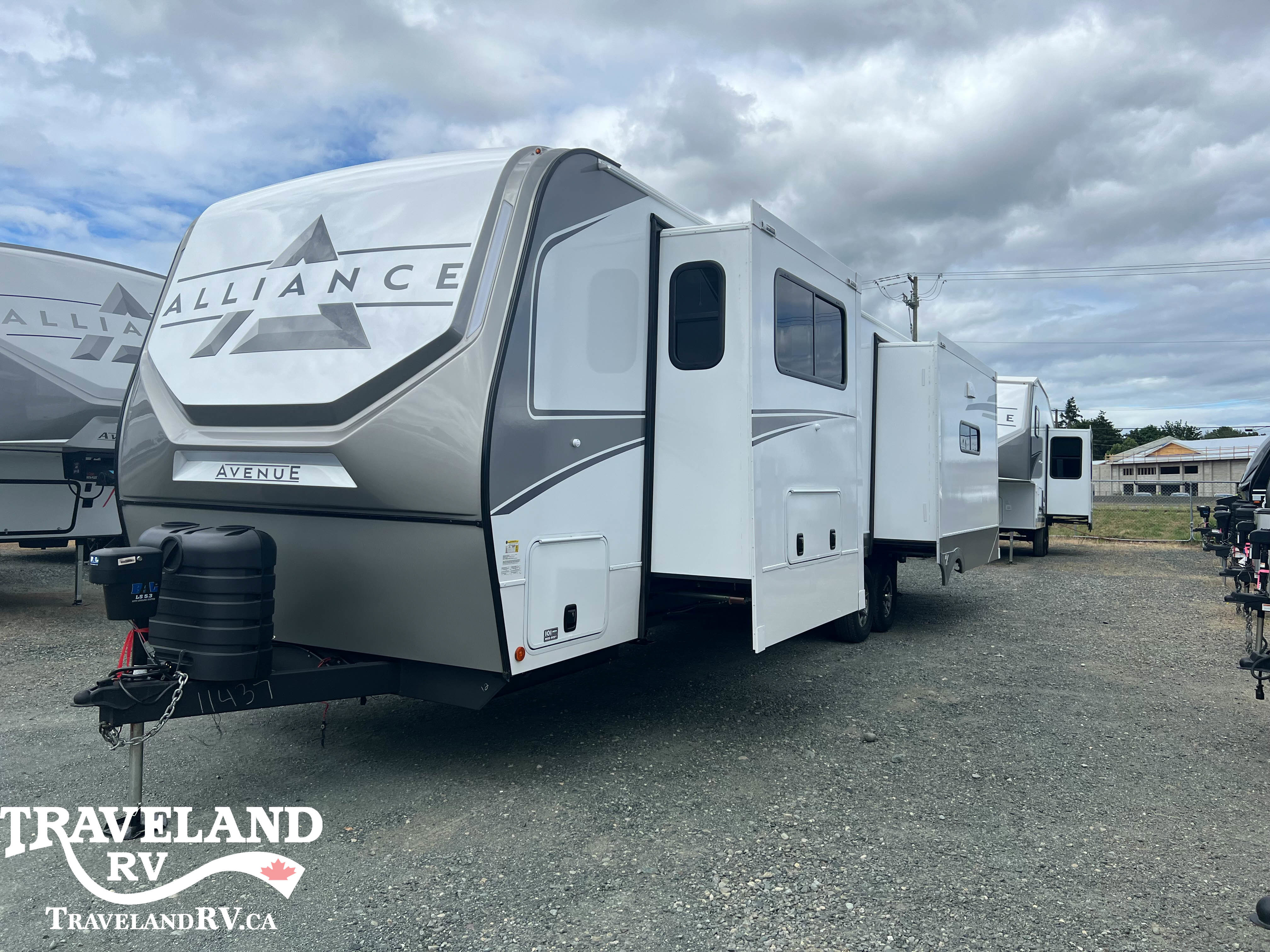 2026 Alliance RV Avenue 332RL - Image 2