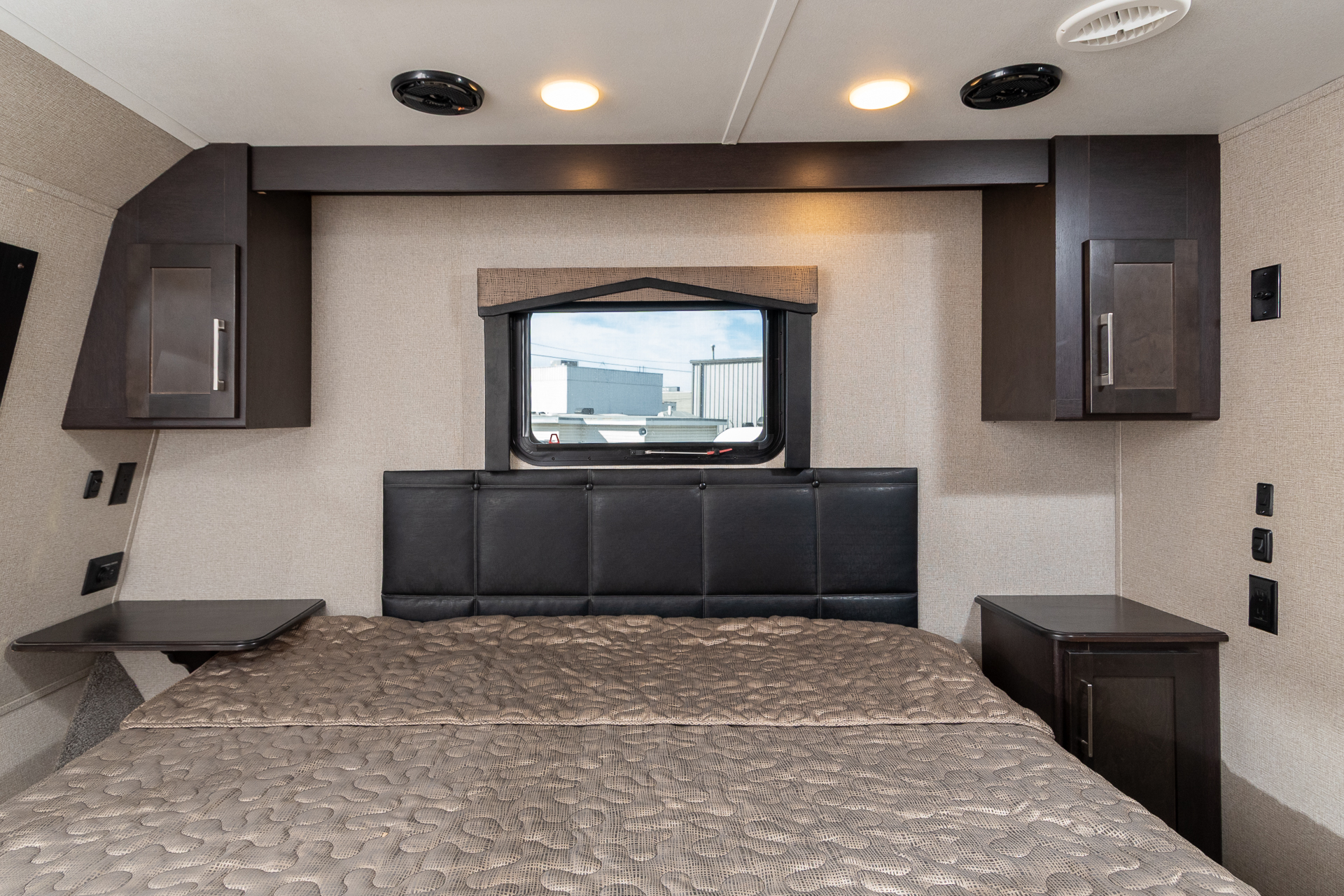 2017 Keystone Raptor 424TS - Image 55