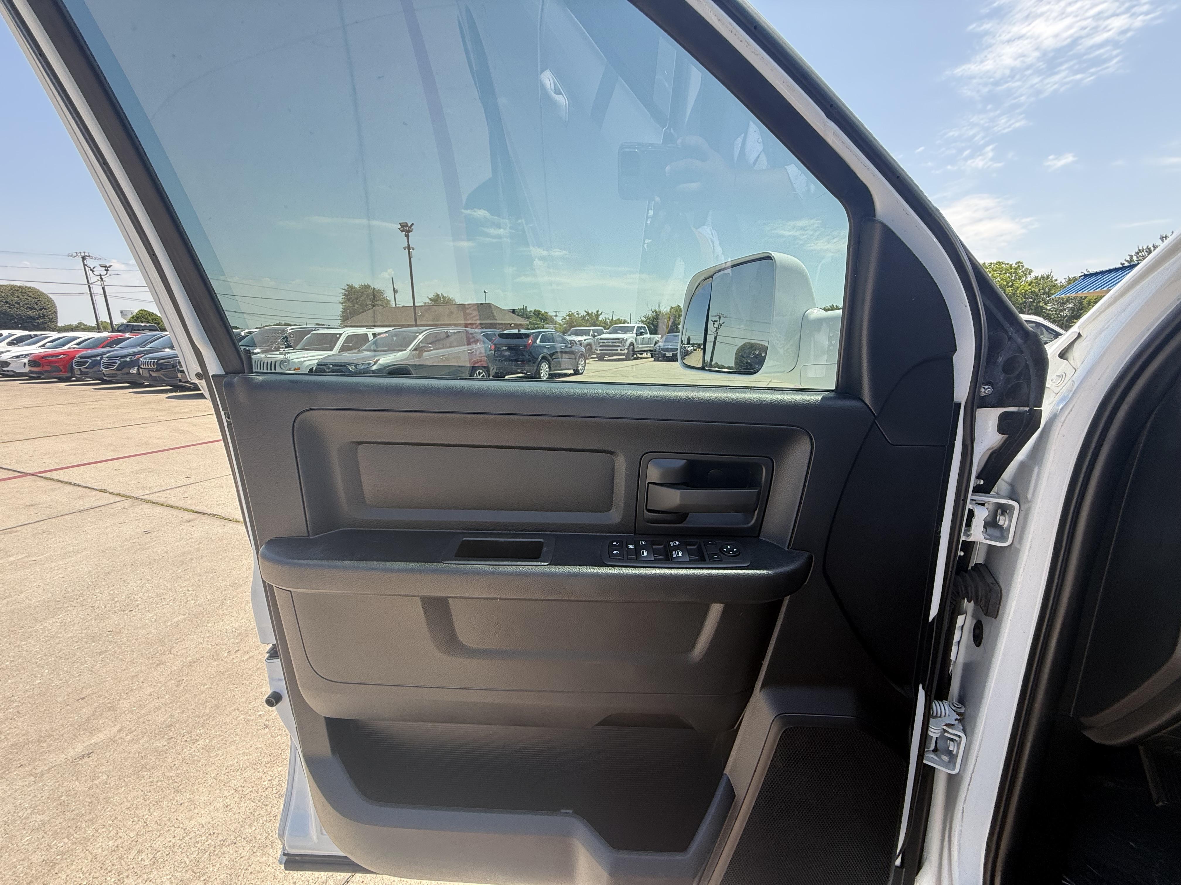 2022 Ram 3500 Pickup Crew Cab Tradesman 4WD - Image 28