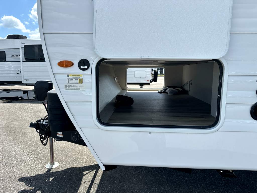 2027 VENTURE RV SIENNA 271VBH - Image 8