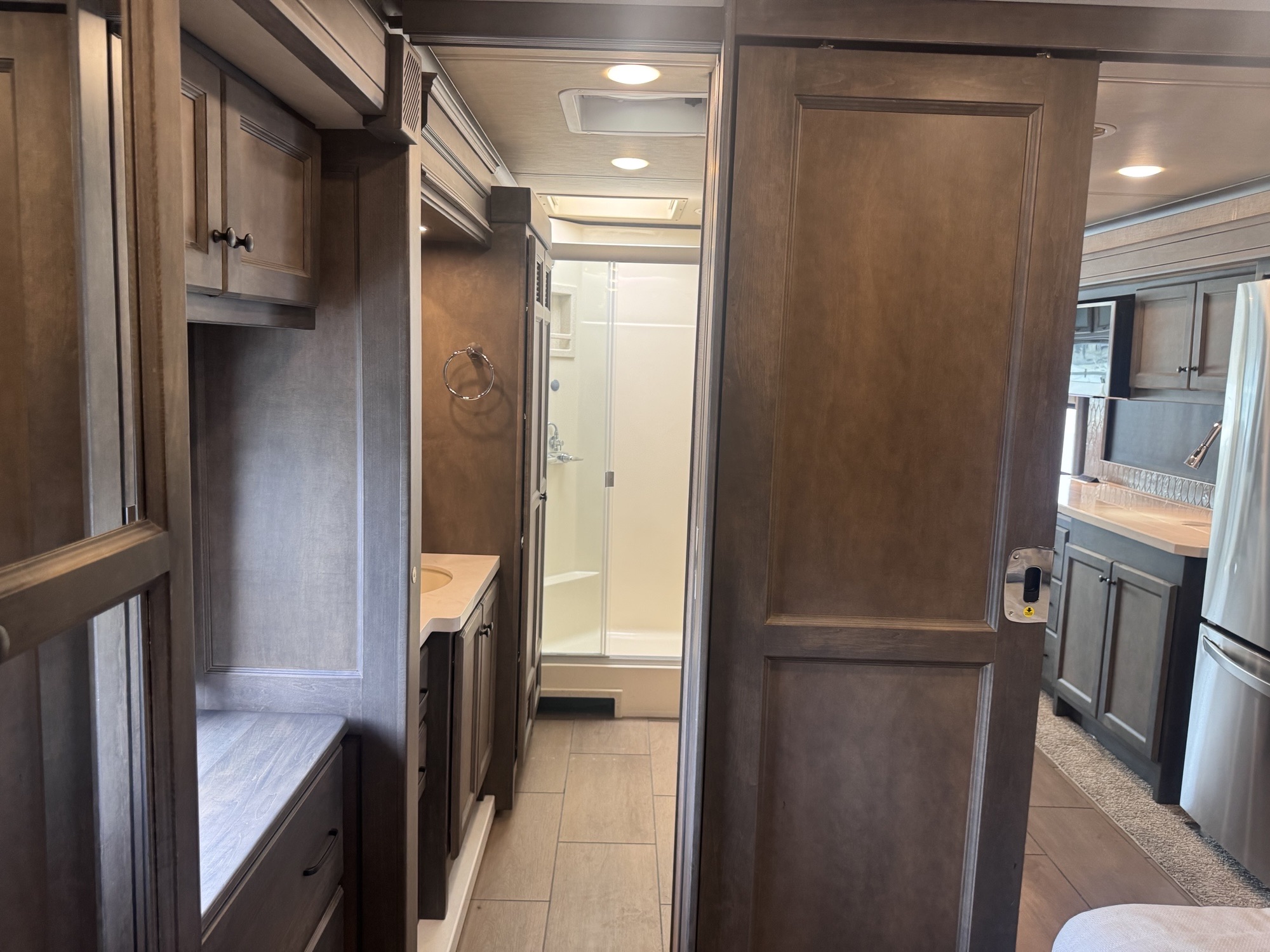 2023 TIFFIN ALLEGRO 34 PA - Image 22