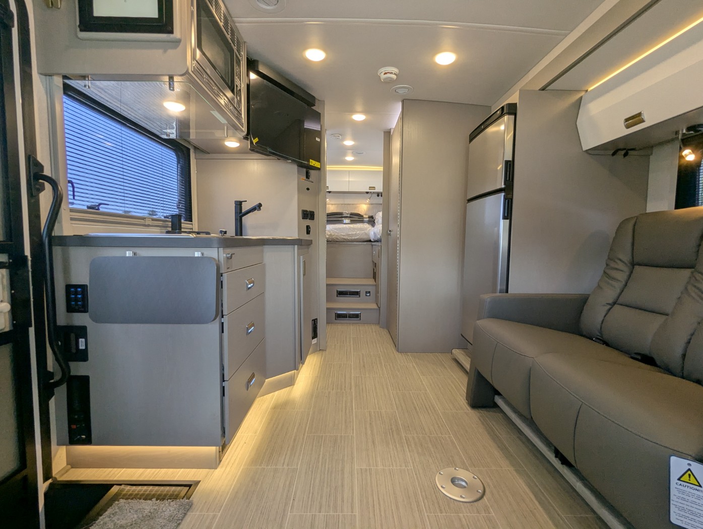 2027 Winnebago View 24R - Image 12