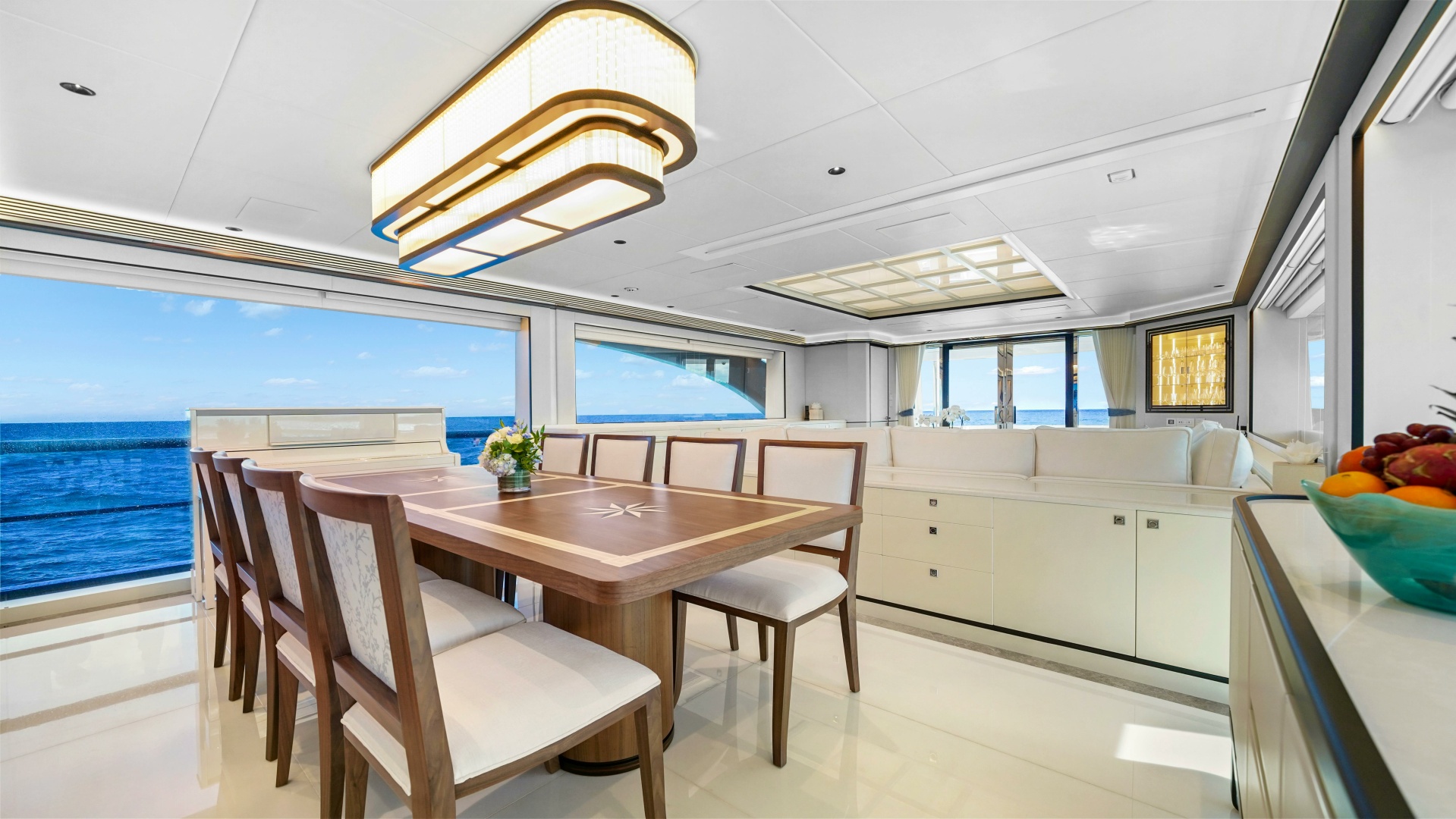 2025 Horizon Raised Pilothouse - Image 9