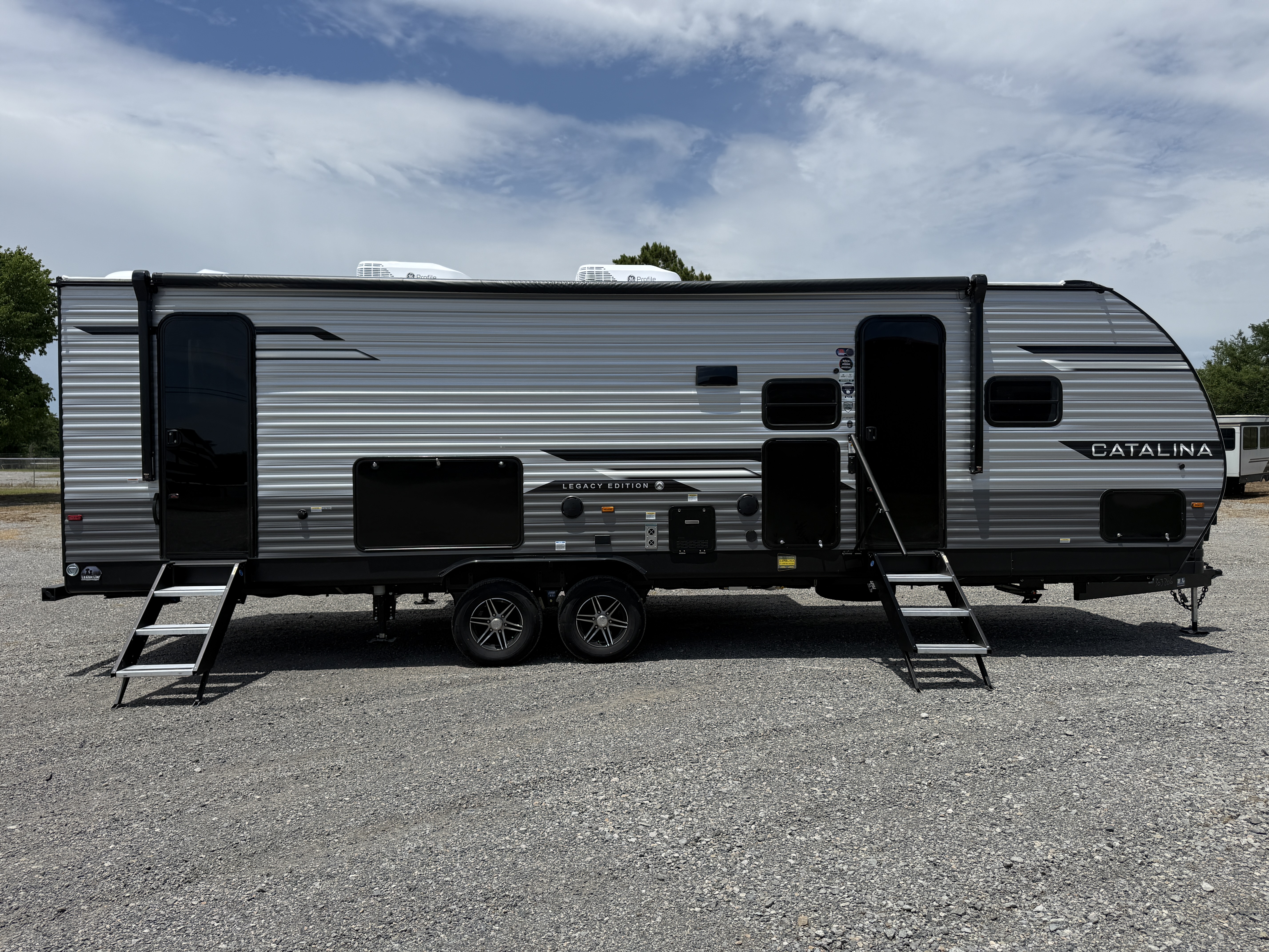 2026 Coachmen CATALINA LEGACY EDITION 273DBHCKLE - Image 8