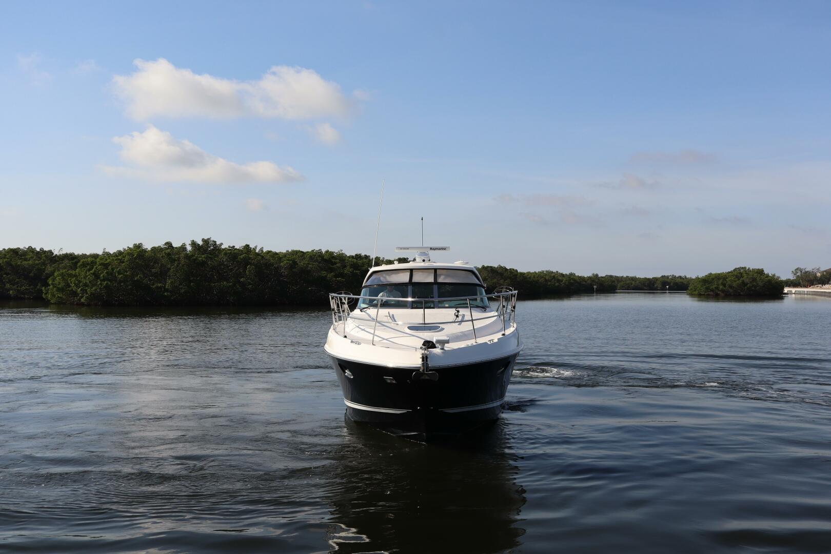 2015 Sea Ray 410 Sundancer - Image 52