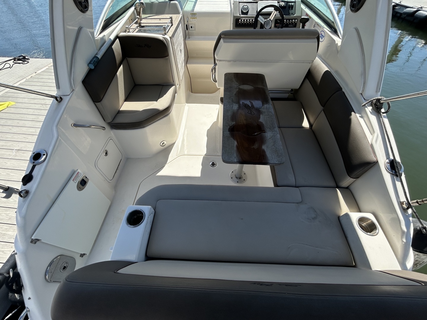 2014 Sea Ray - Image 18