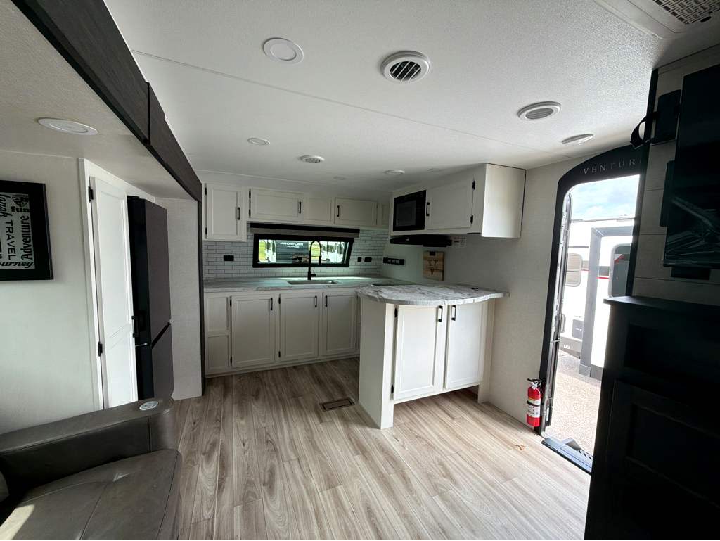 2026 VENTURE RV STRATUS 262VFK - Image 14