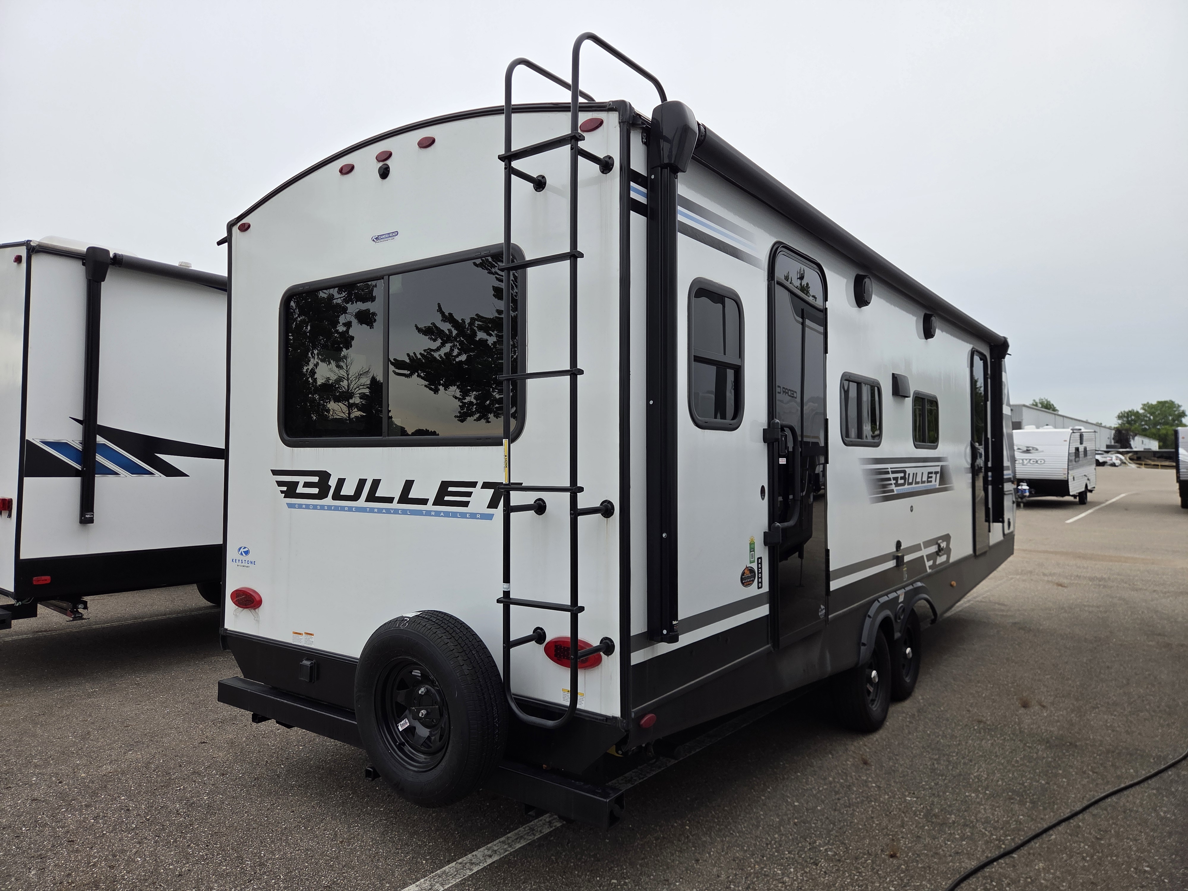 2025 Keystone Bullet Crossfire 2530RD - Image 2