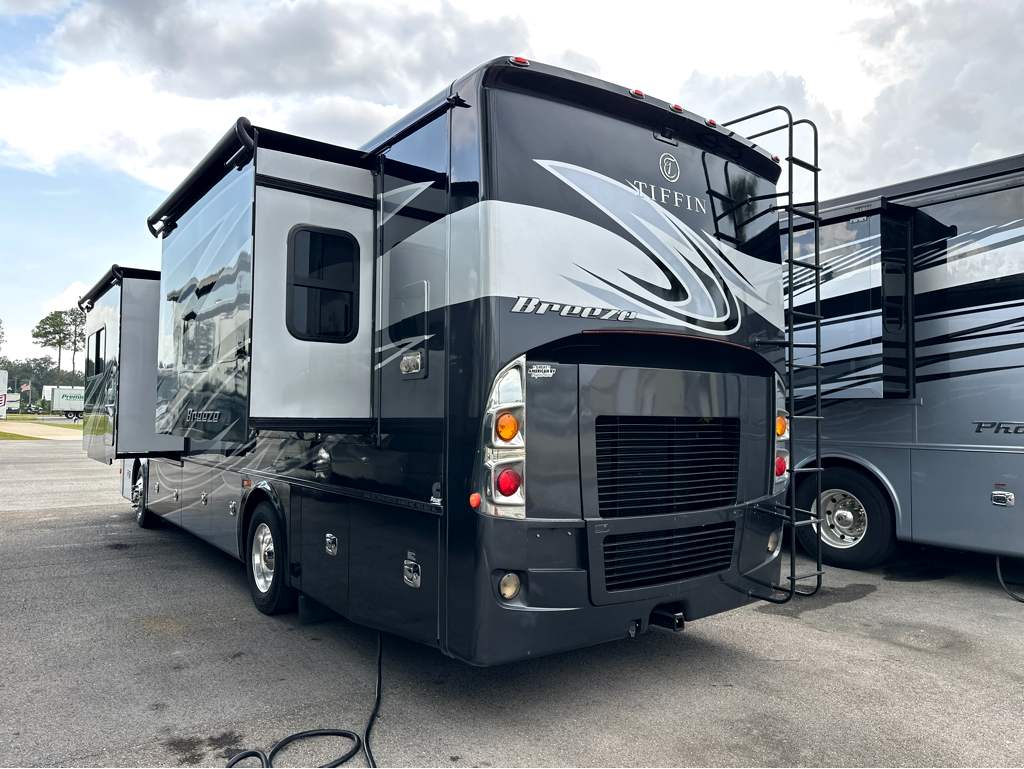 2018 TIFFIN ALLEGRO BREEZE 33 BR - Image 4