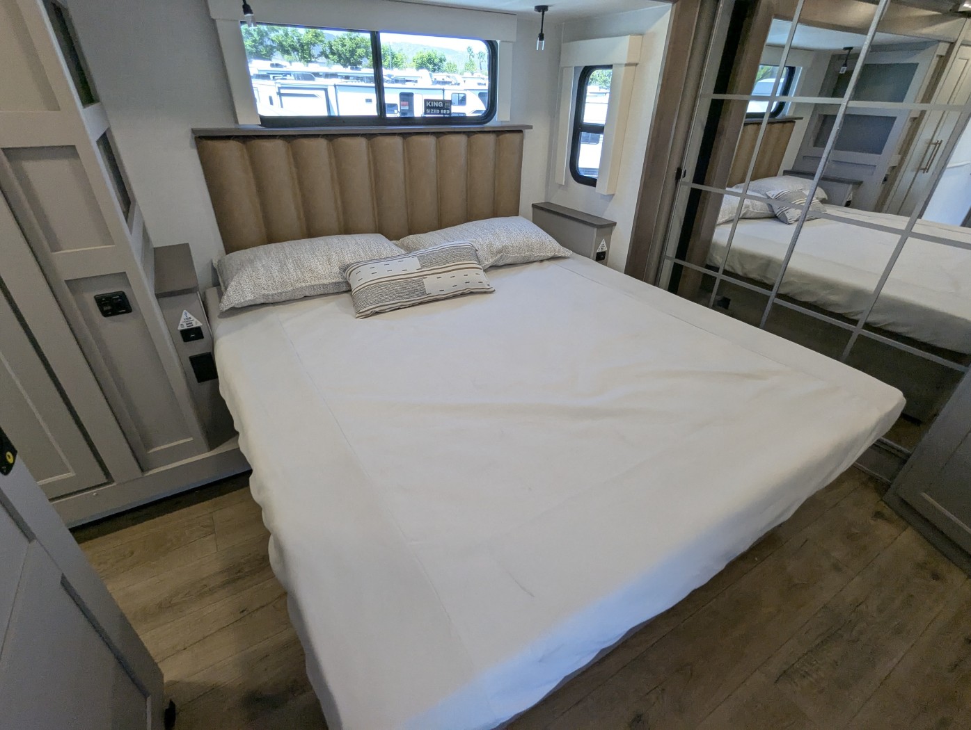 2026 Alliance RV Paradigm 340RL - Image 28