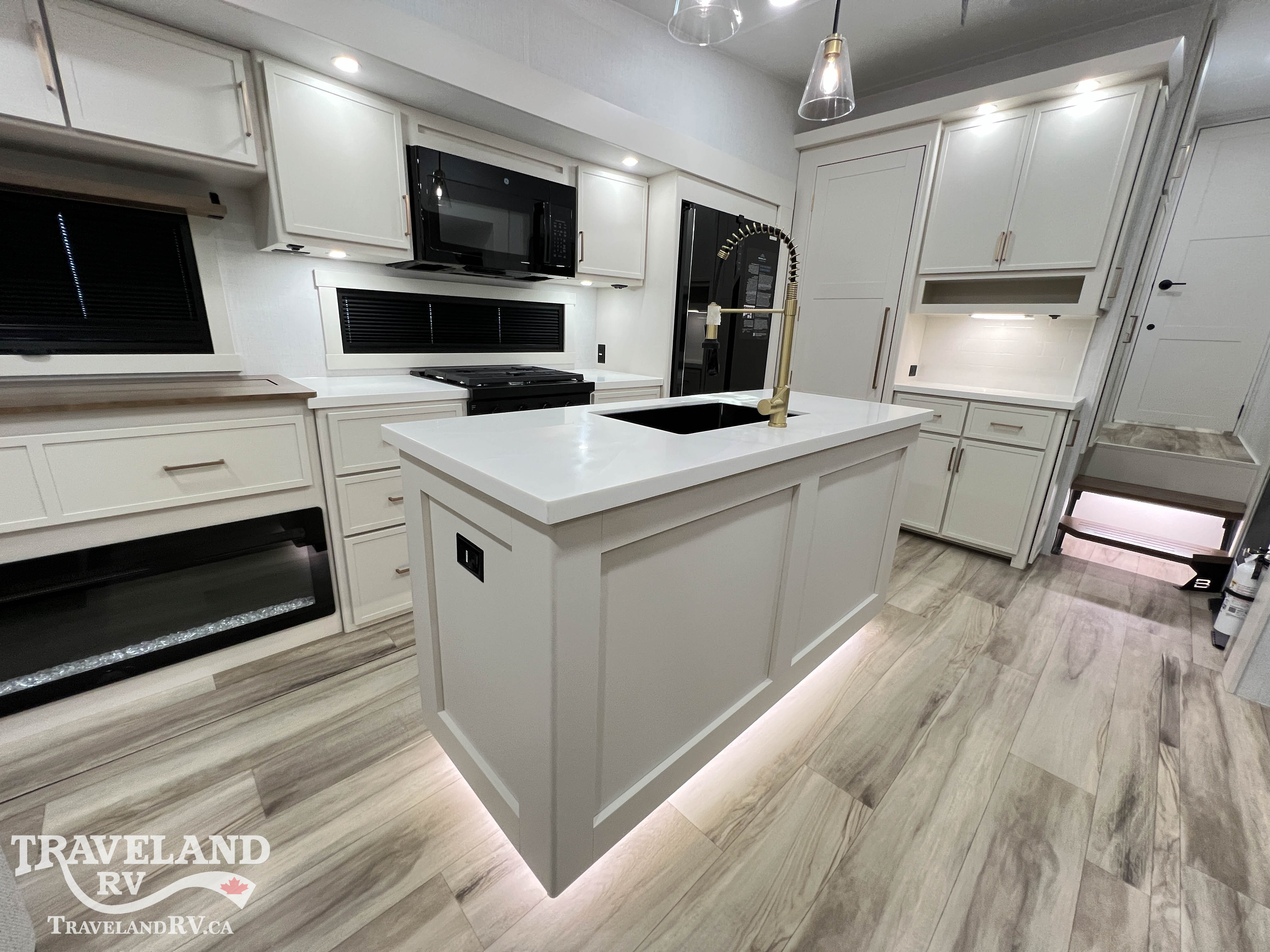 2027 Brinkley RV Model Z 2900 - Image 20