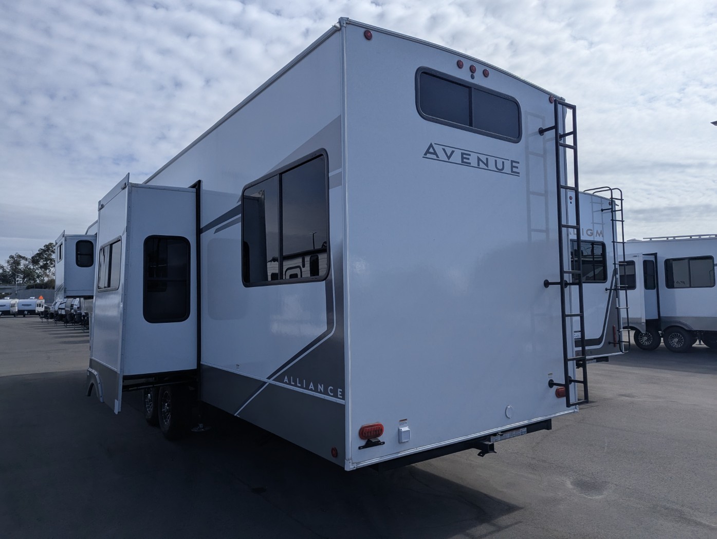 2026 Alliance RV Avenue 38DBL - Image 3