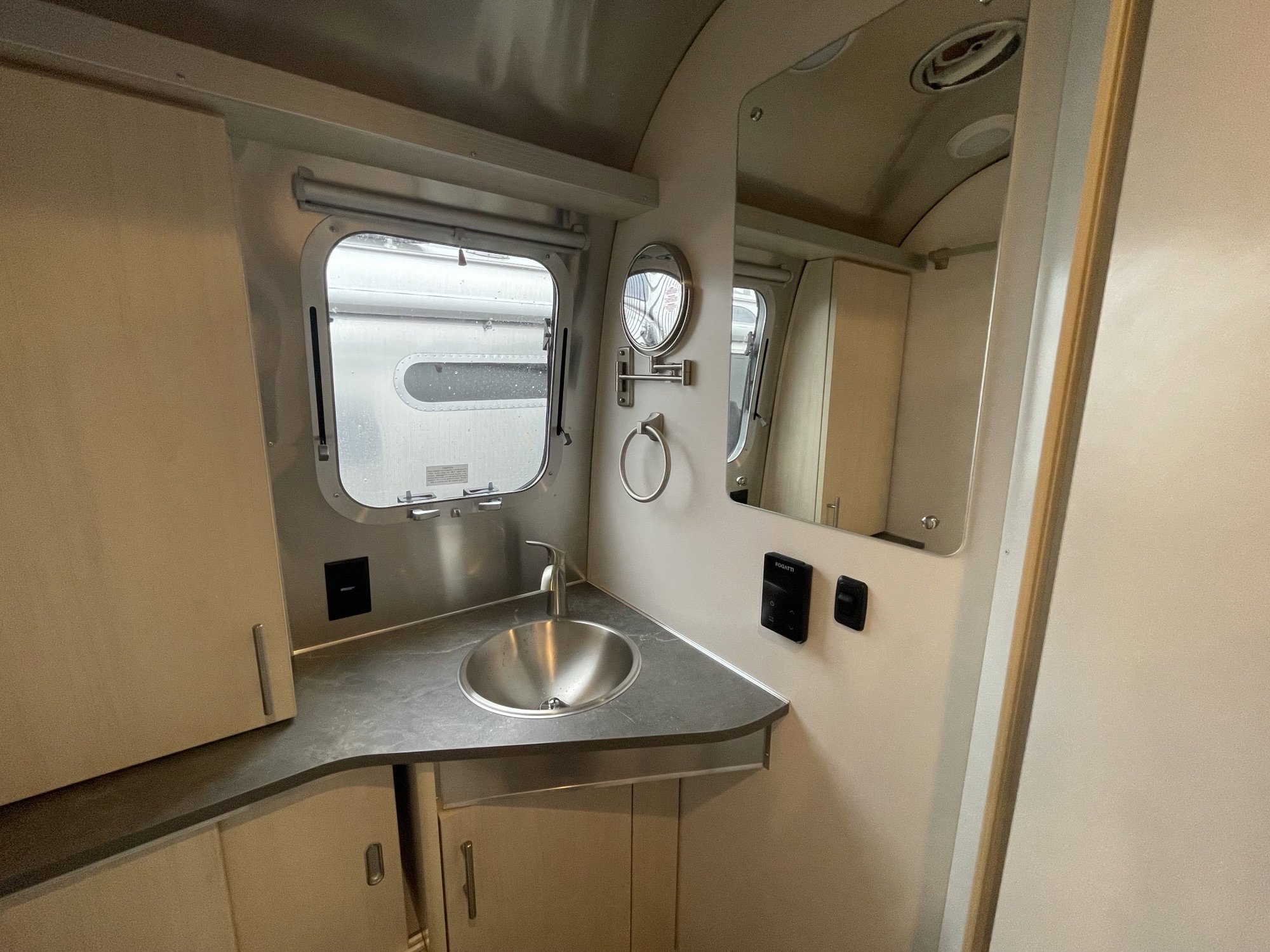 2026 AIRSTREAM FLYING CLOUD 25FBT - Image 22
