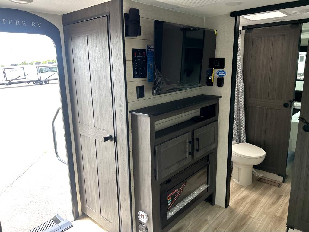 2026 VENTURE RV STRATUS 262VFK - Image 8