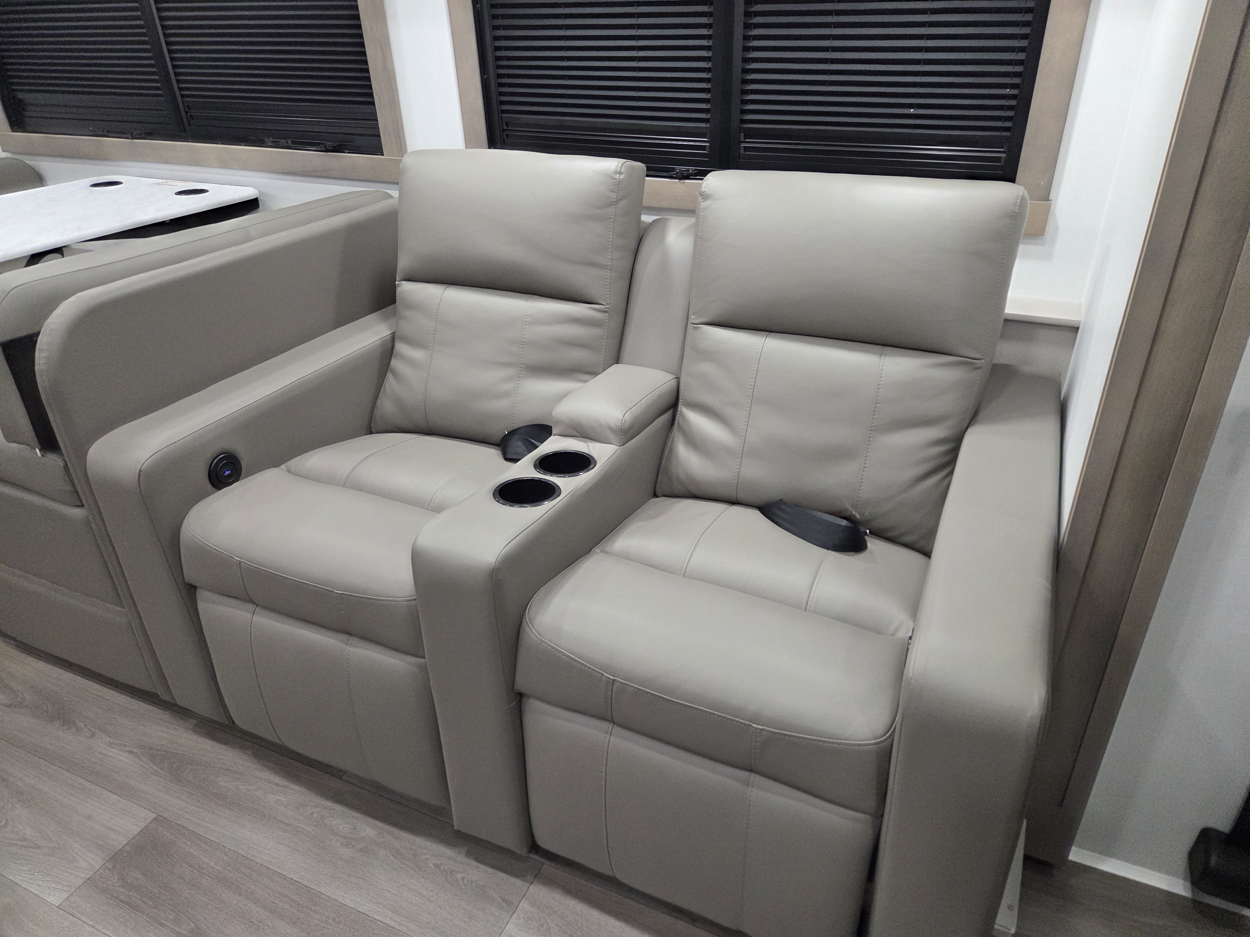 2027 Jayco Precept 34G - Image 6