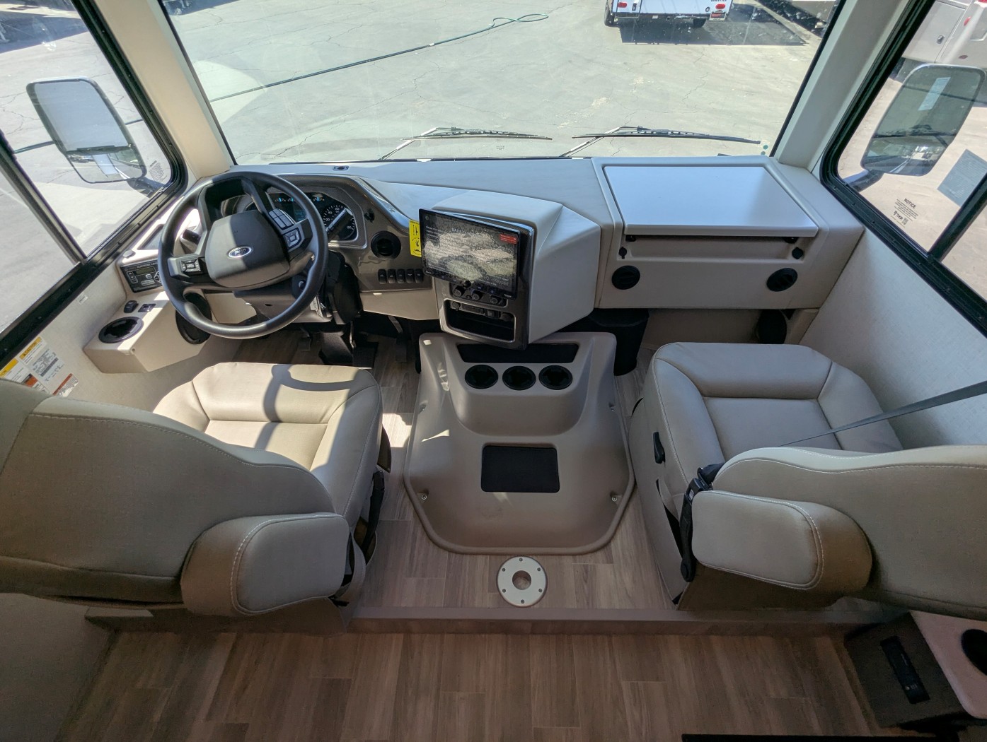 2027 Thor Motor Coach Windsport 29L - Image 14