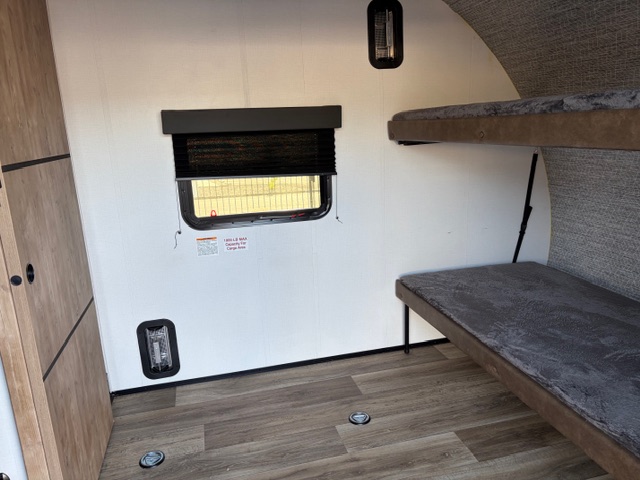 2023 Keystone Outback Ultra-Lite Ultra-Lite 240URS - Image 12