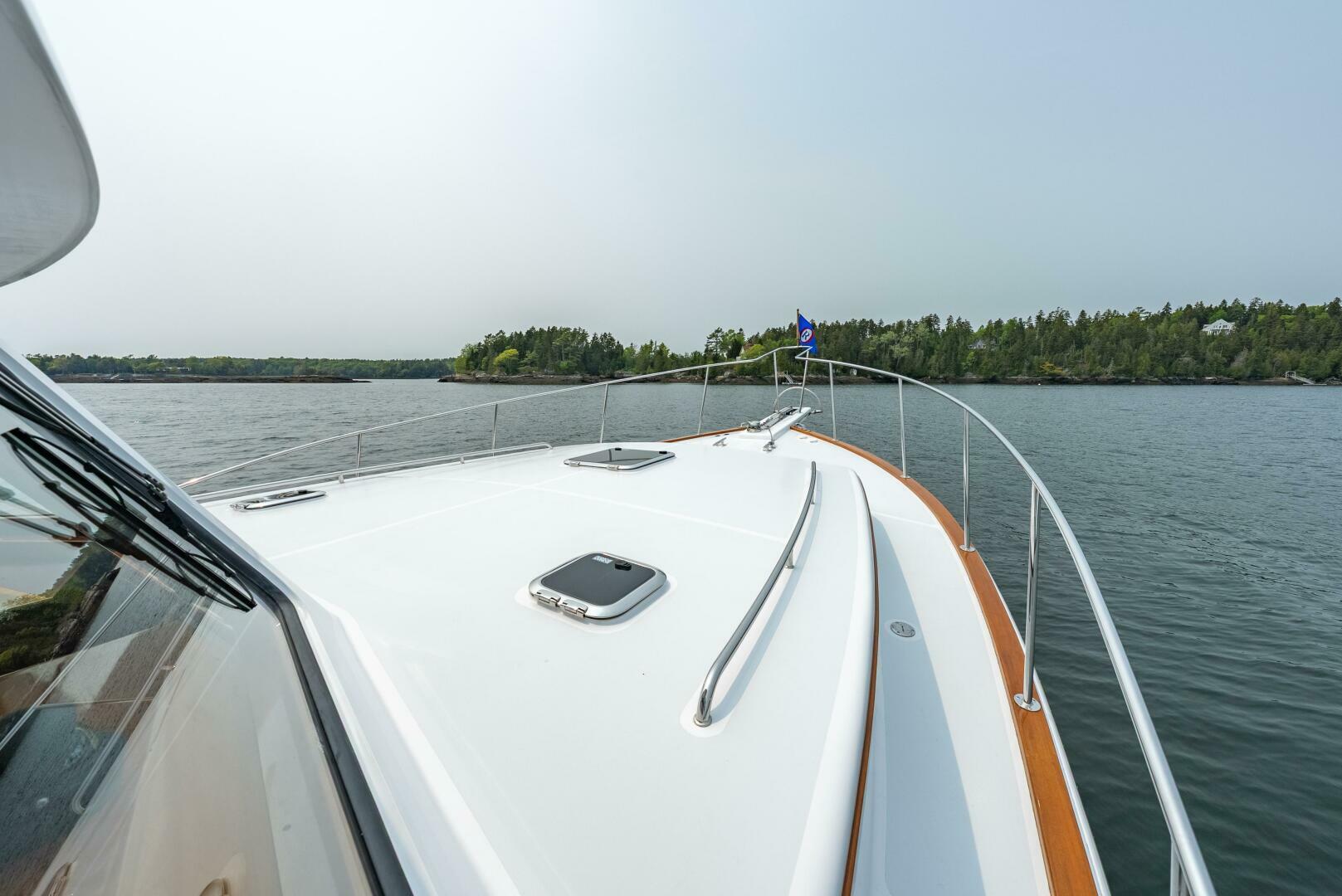 2019 Lowell Flybridge - Image 37