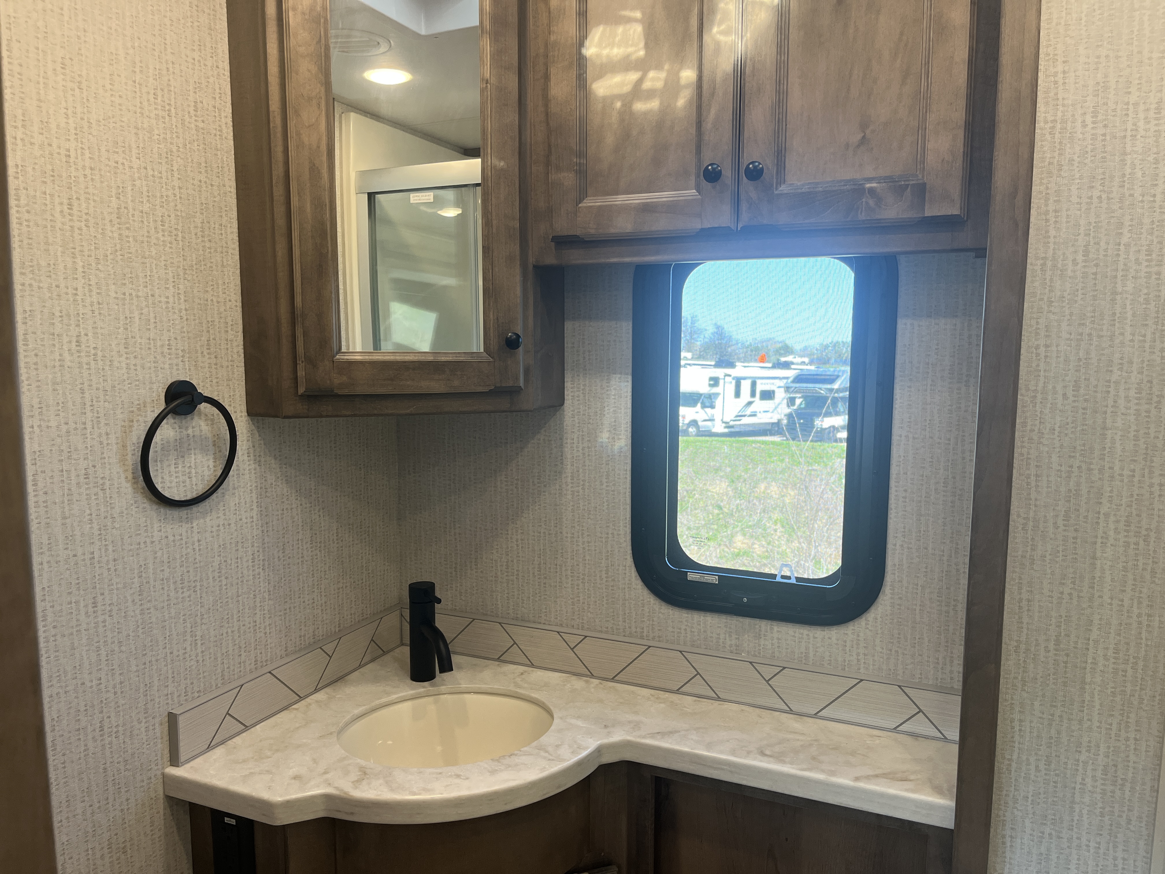 2026 TIFFIN ALLEGRO 29 NA - Image 33