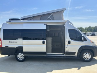 2023 THOR MOTOR COACH SEQUENCE 20J - Image 8