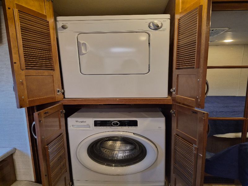 2018 Jayco Seneca 37HJ - Image 21