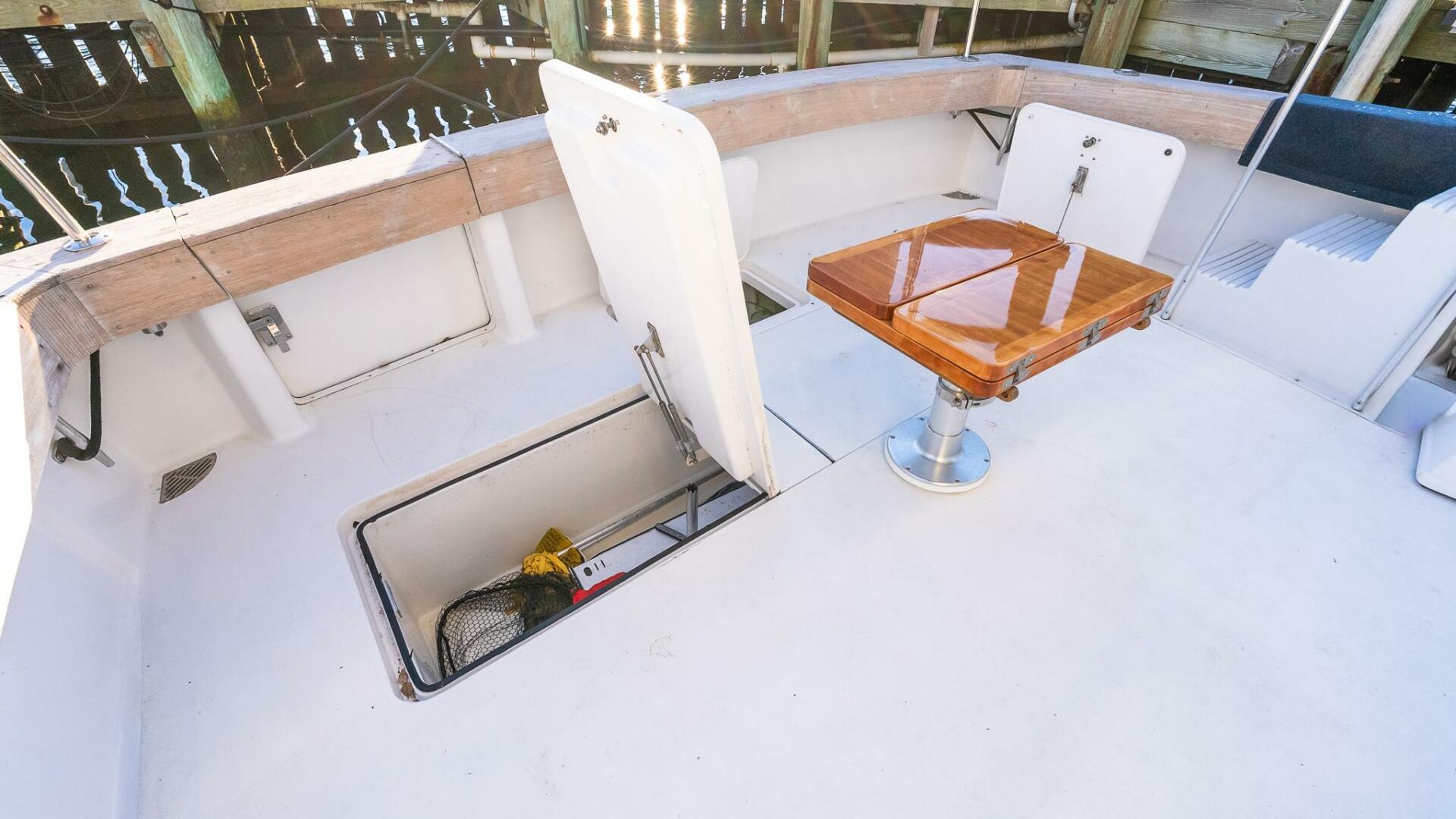 2002 VIKING 52 Convertible Base - Image 20