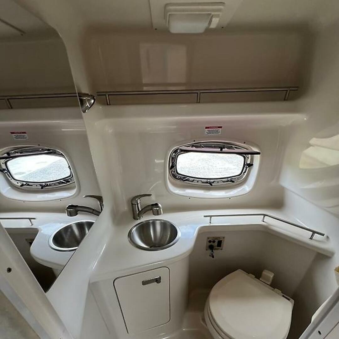 2011 Sea Ray 280 Sundancer - Image 20