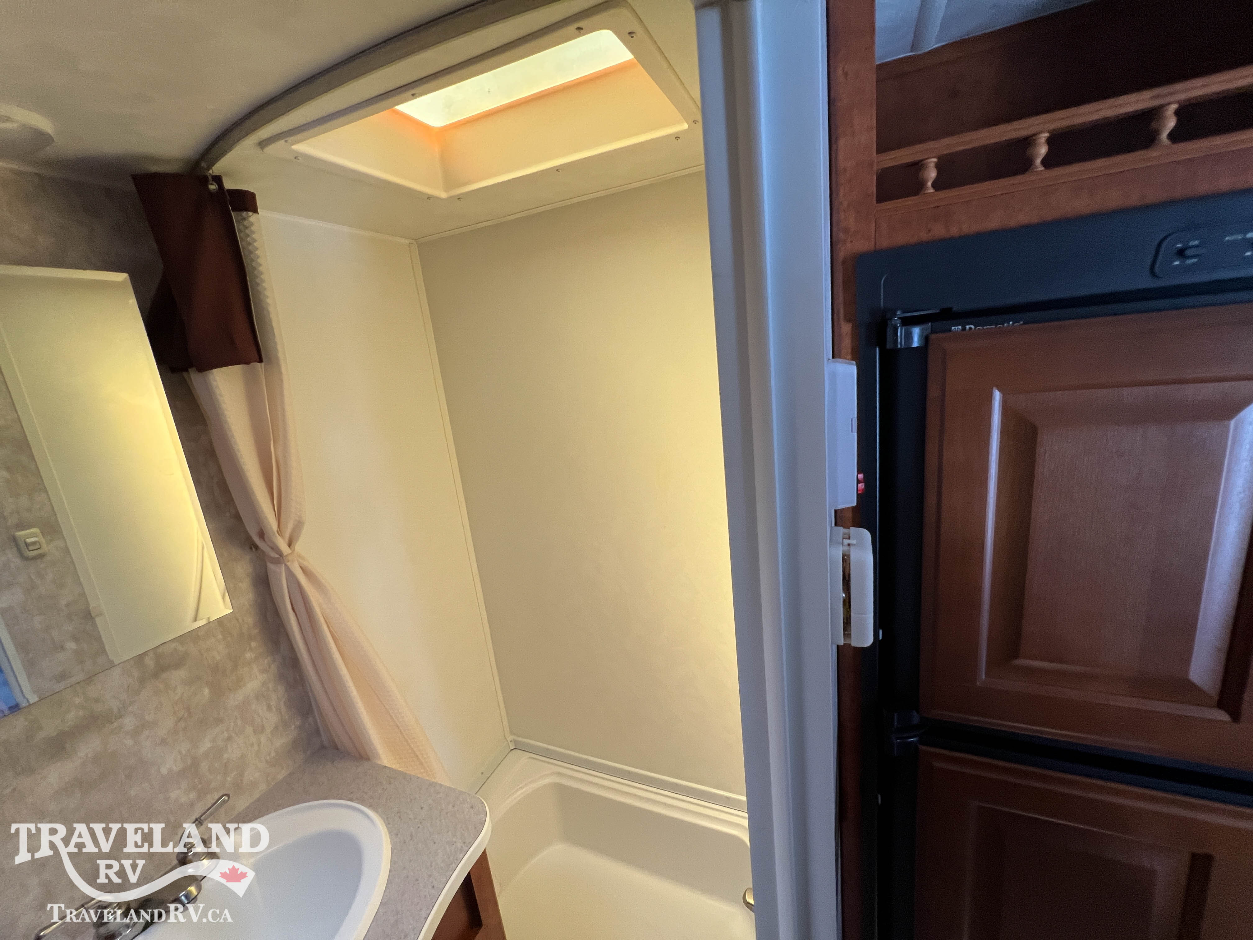 2009 PACIFIC COACHWORKS TANGO 224RB HMS - Image 23