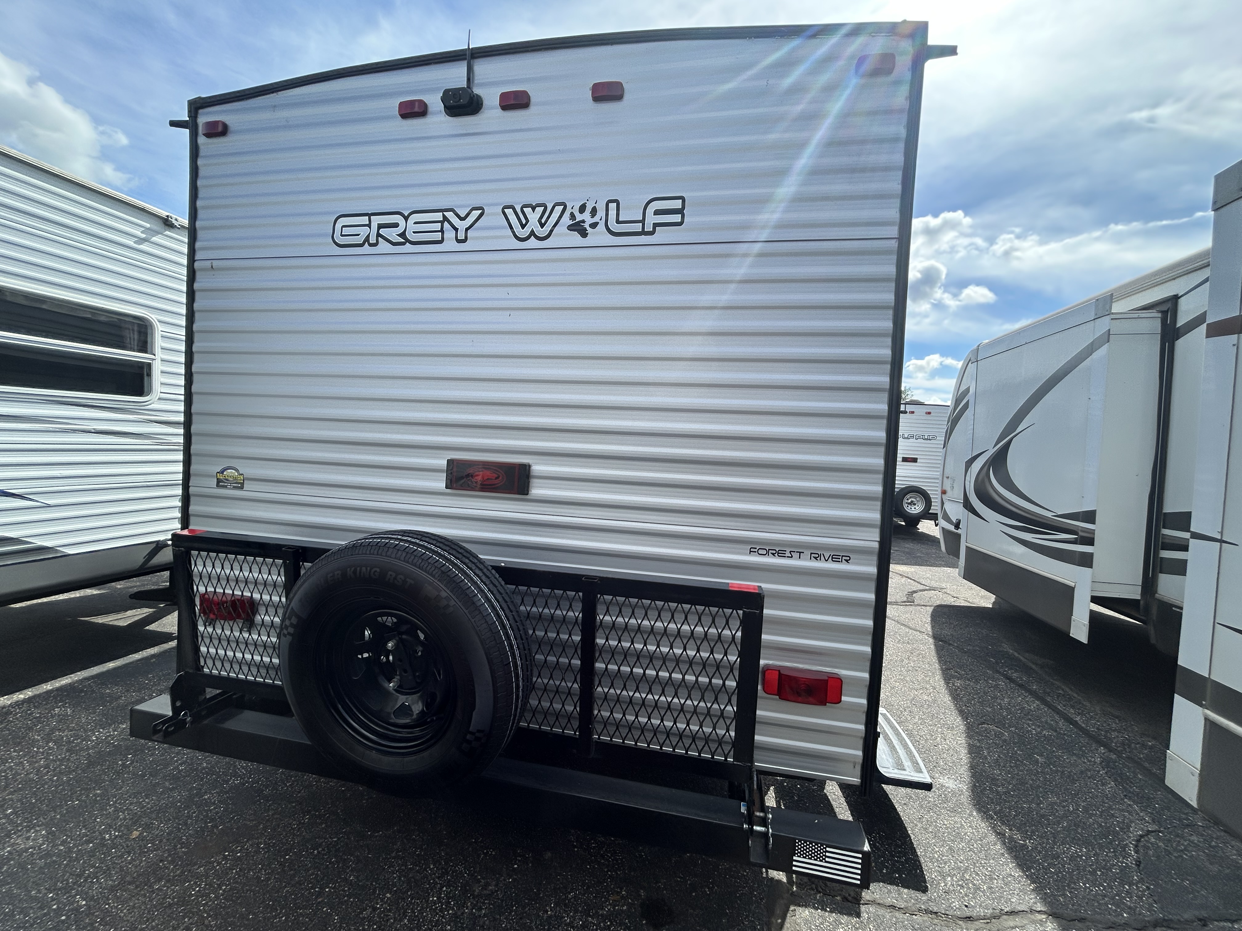 2022 Forest River Cherokee Grey Wolf 26DBH - Image 4