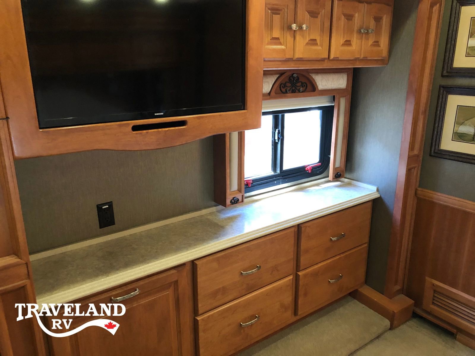 2013 Tiffin Phaeton 40 QBH - Image 16