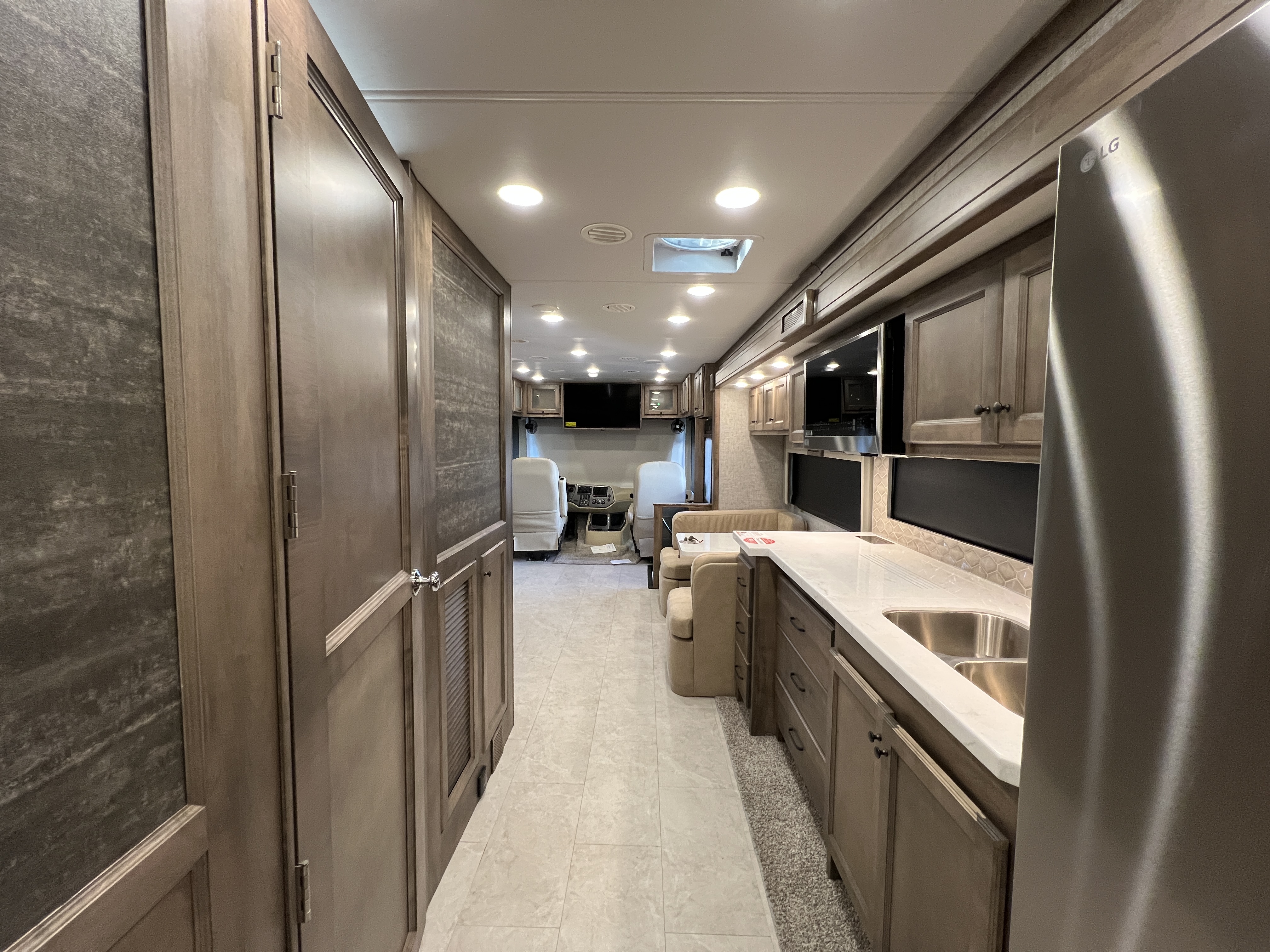 2025 Tiffin Open Road Allegro 34 PA - Image 4
