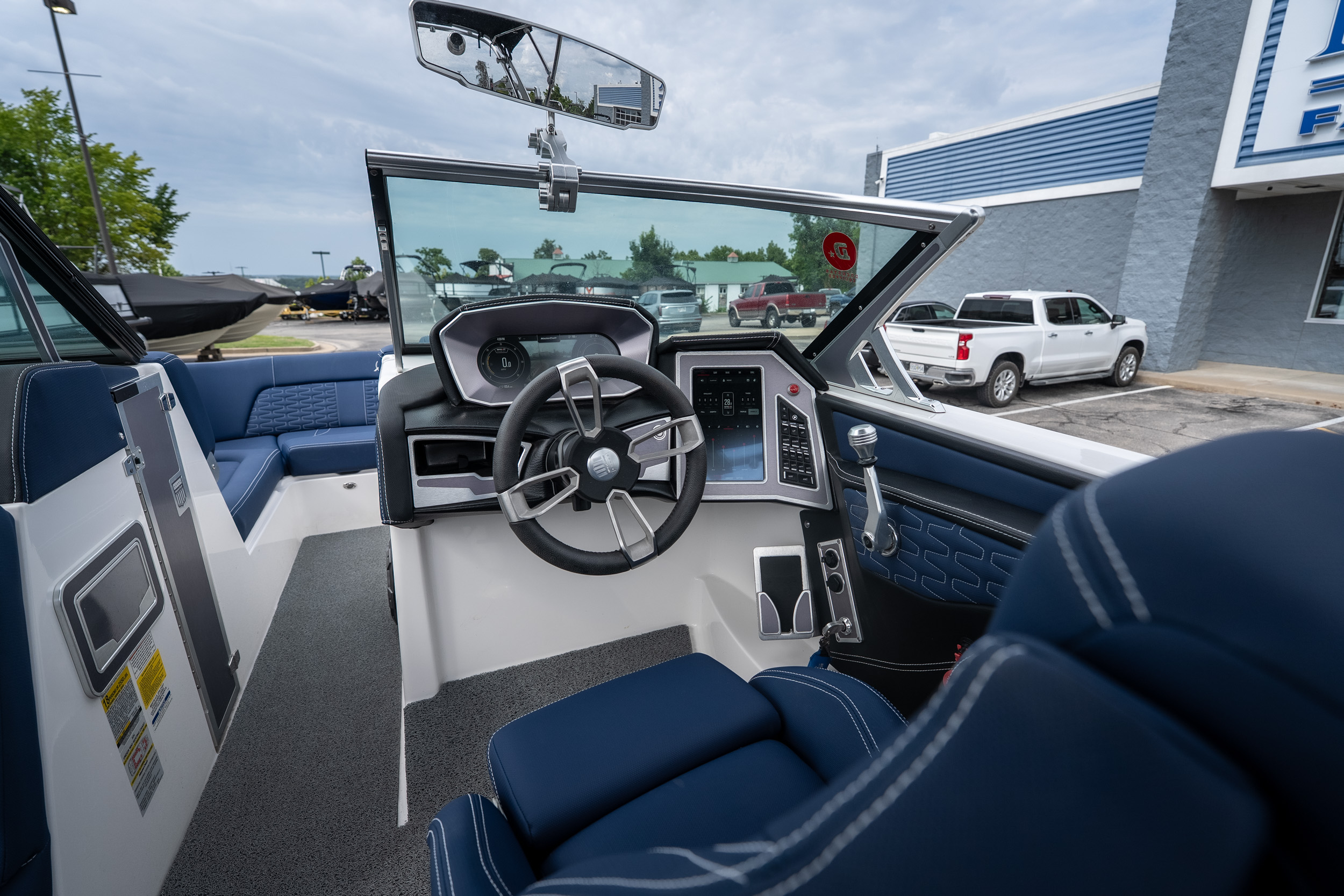 2021 MasterCraft X24 - Image 28