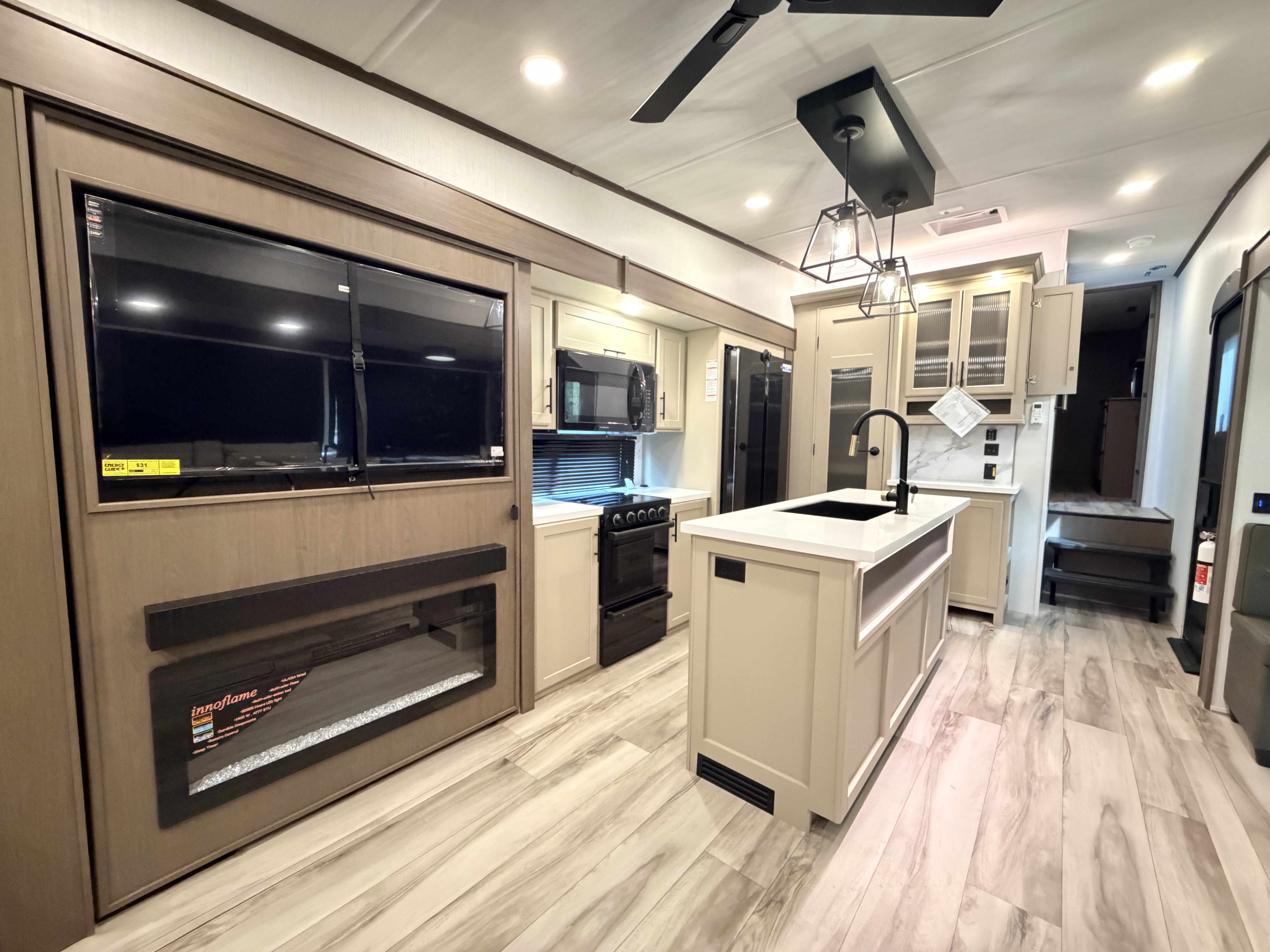 2027 Keystone Cougar 316RLS - Image 11