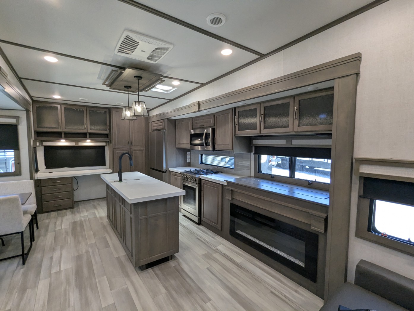 2023 Grand Design Solitude 345GK - Image 26