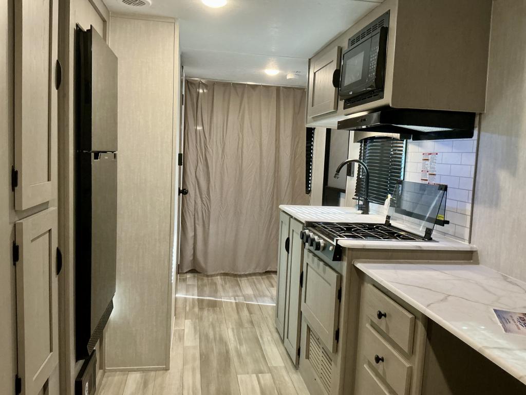 2025 COACHMEN 242MK - Image 15
