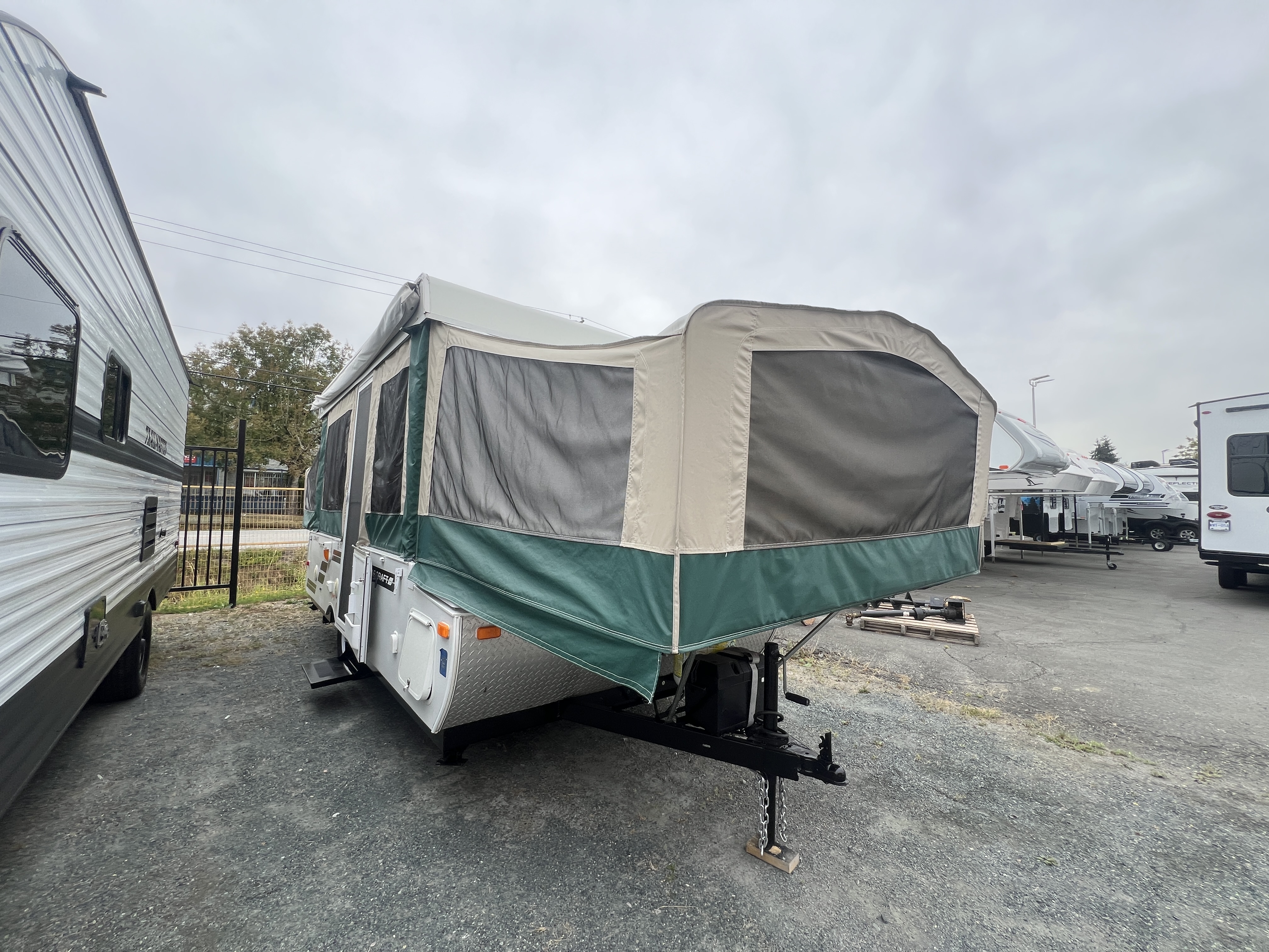 2013 Starcraft Comet 1222 - Image 1
