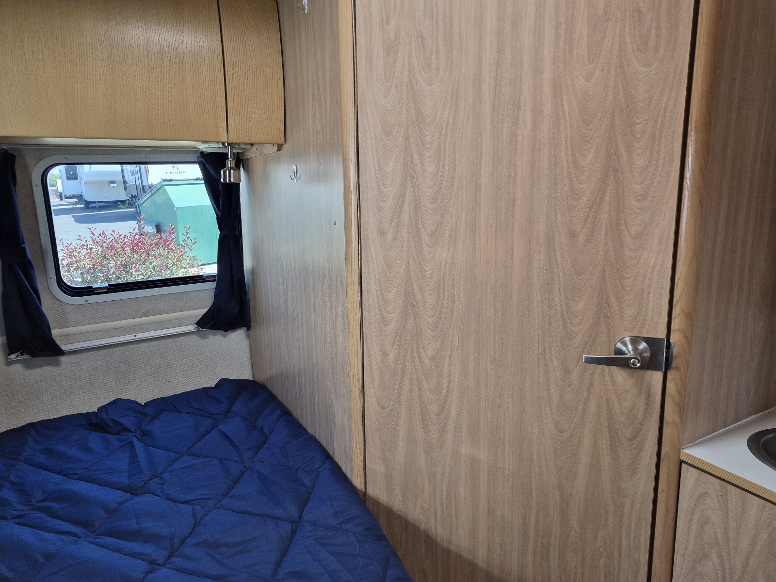 2006 Airstream Safari 25SS - Image 34