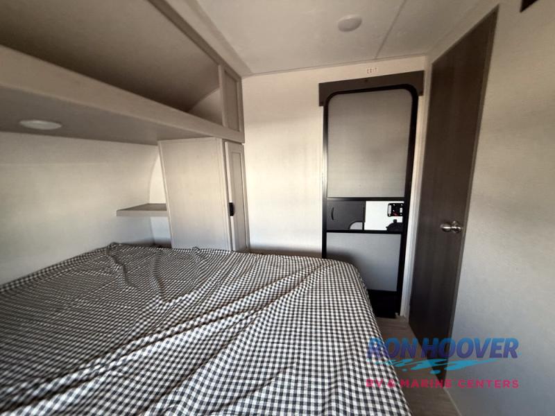 2025 COACHMEN 282DORM - Image 40