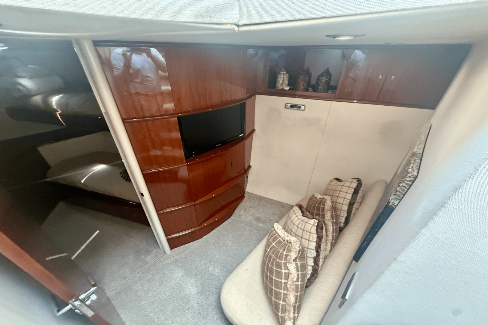 2005 68 FLYBRIDGE - Image 37