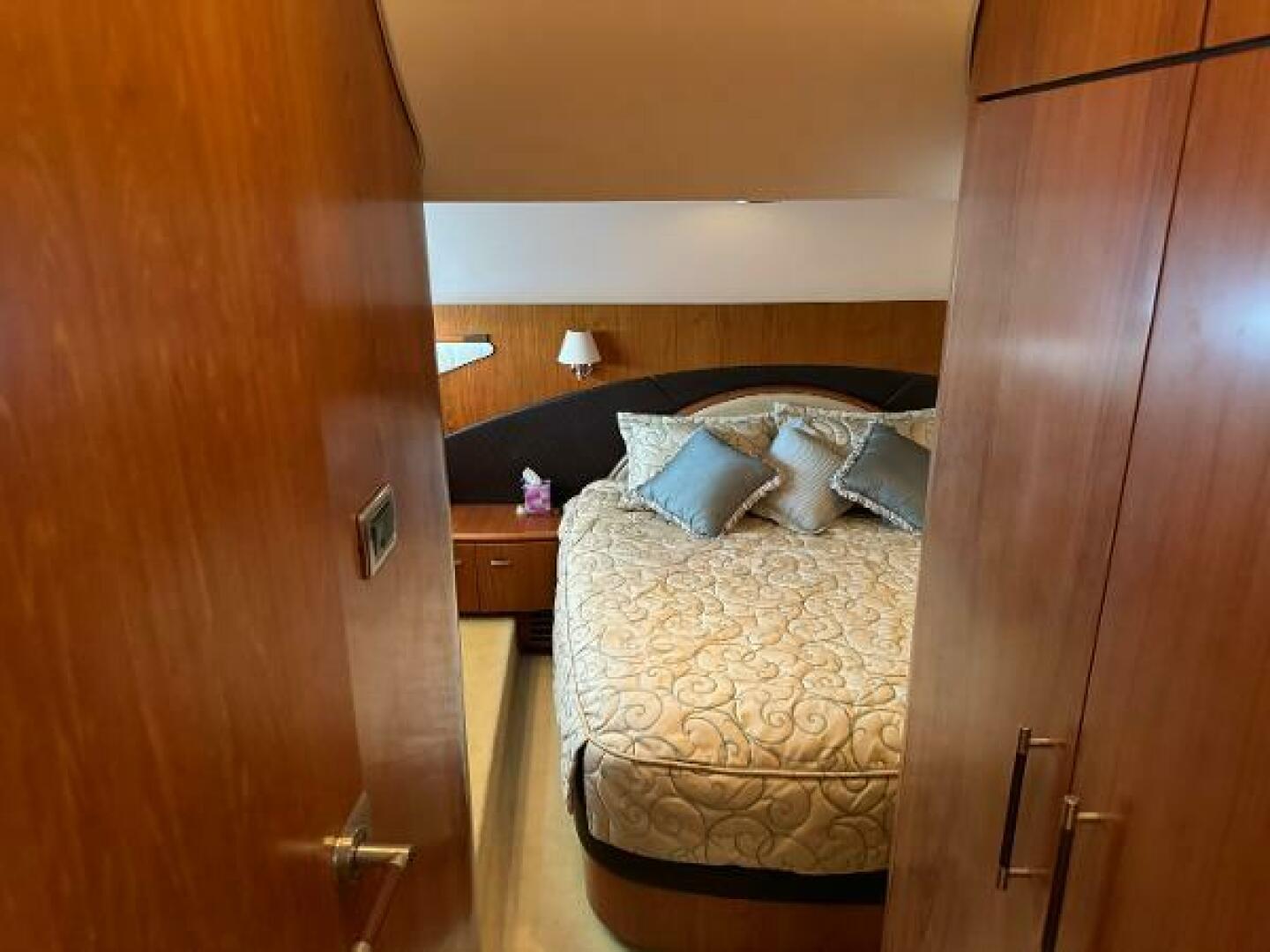 2010 Tiara Yachts 5800 Sovran - Image 75