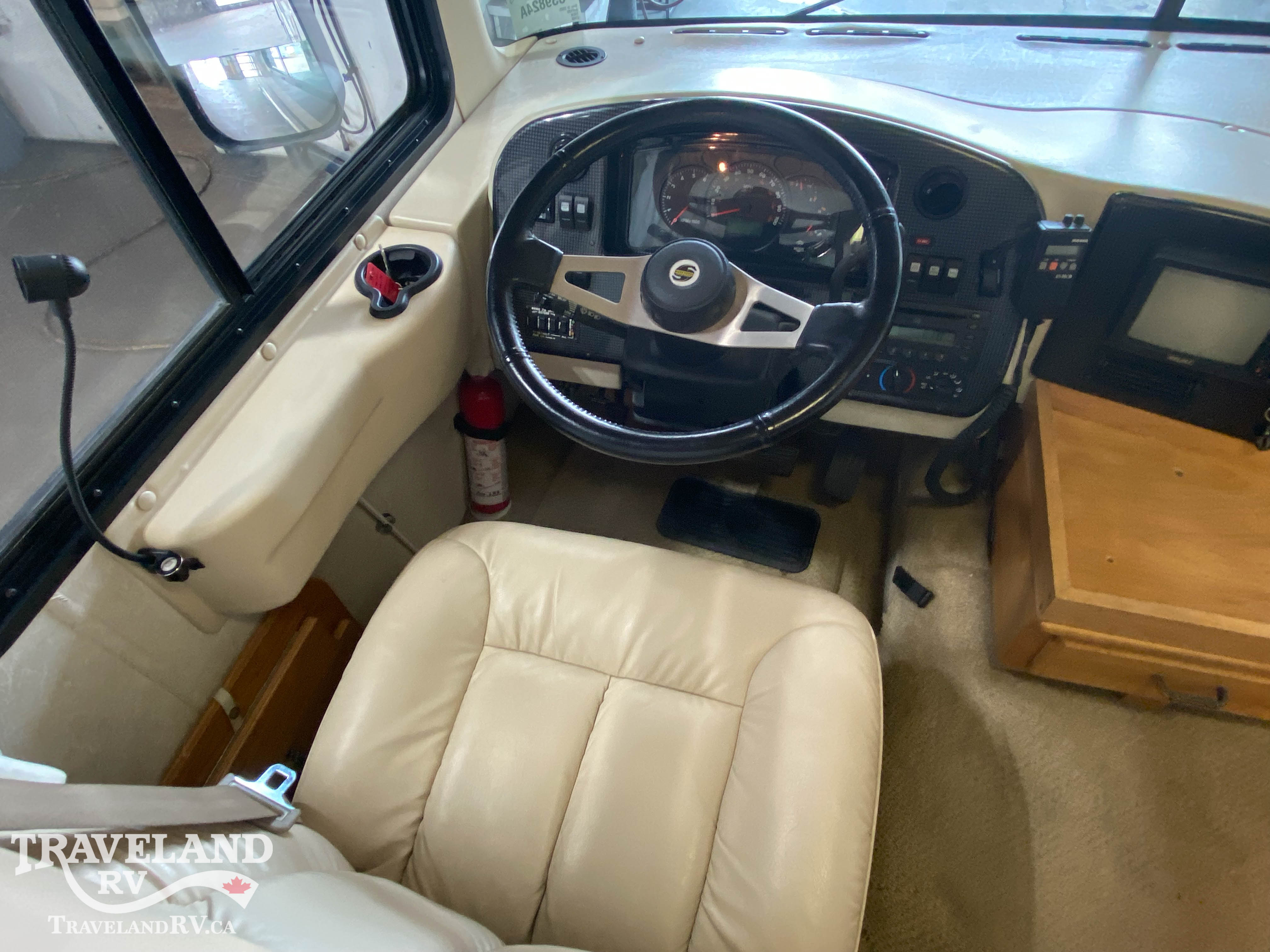 2005 SAFARI TREK 27RB - Image 8