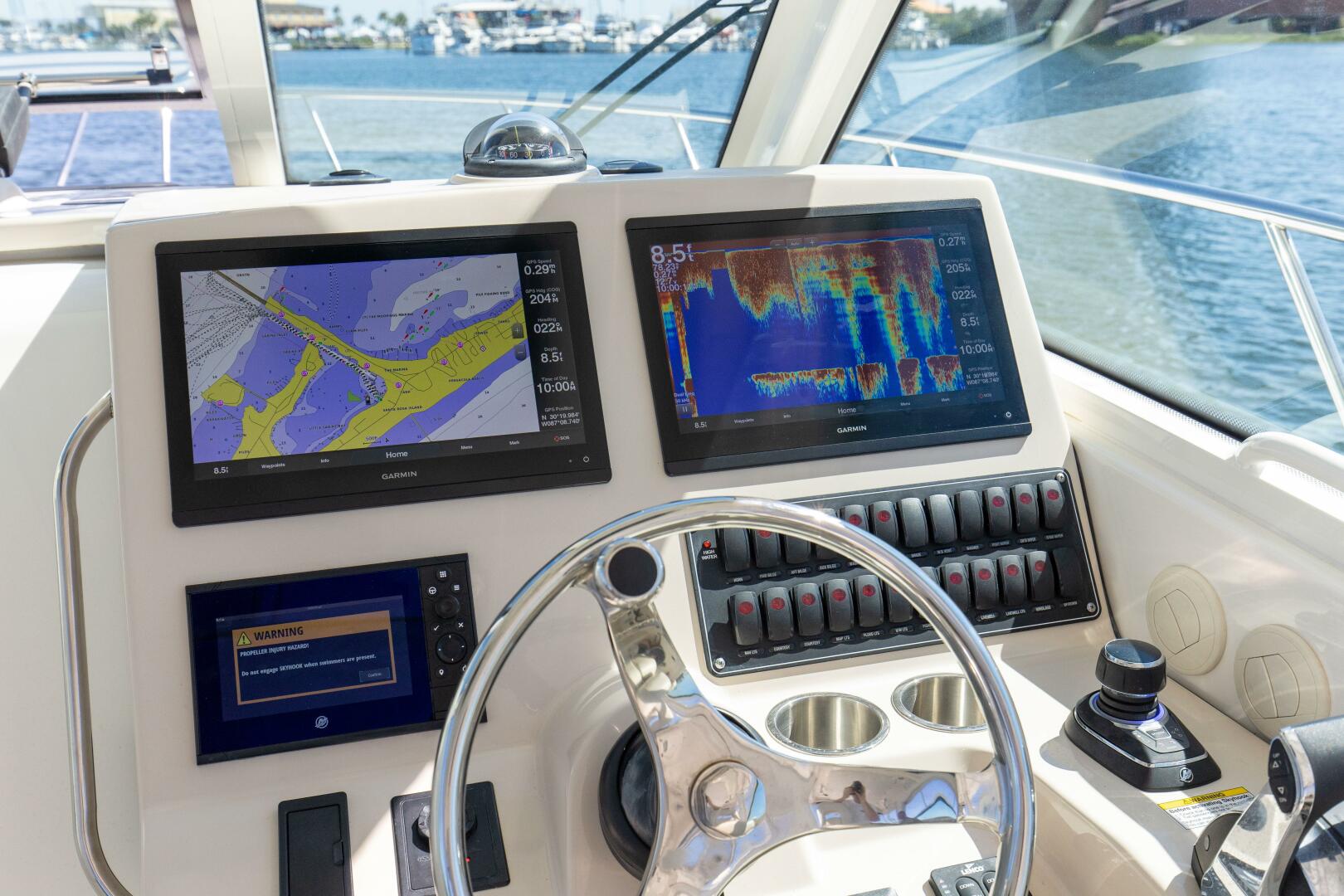 2019 Boston Whaler 345 CONQUEST - Image 22