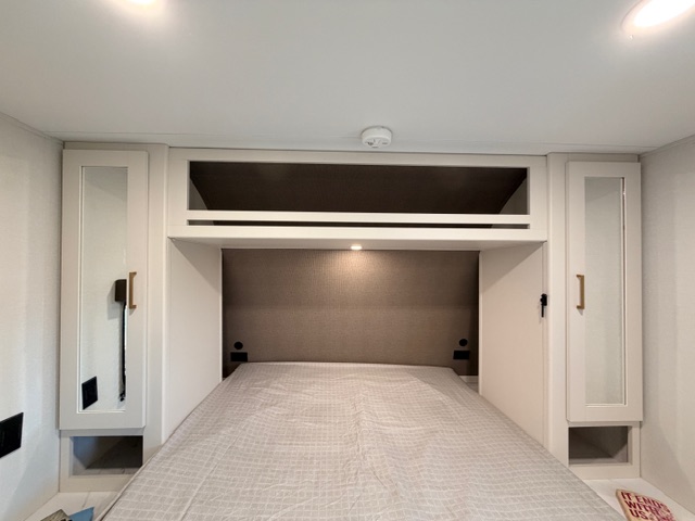 2026 Grand Design Transcend ONE 151RB - Image 15