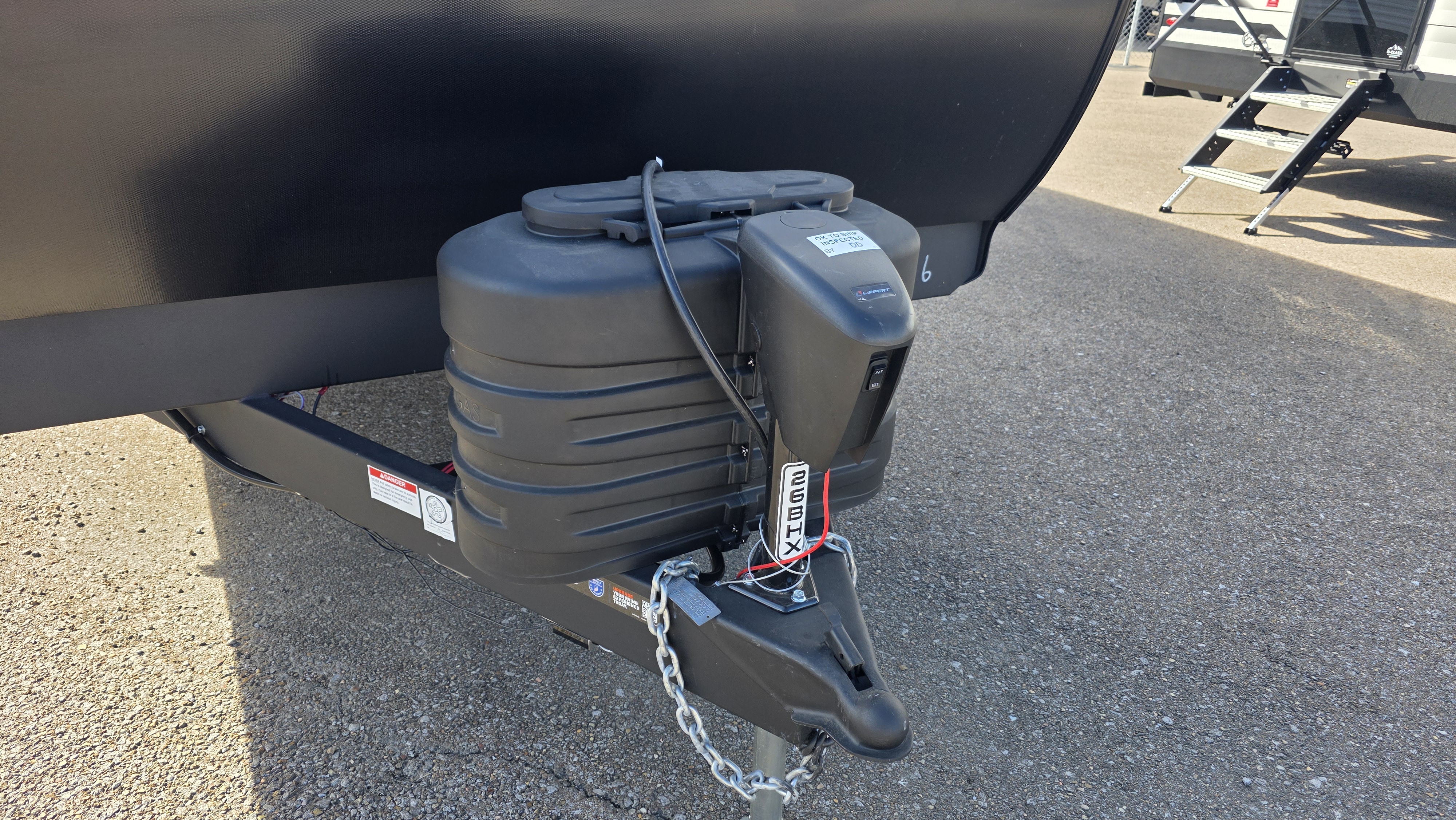 2027 GRAND DESIGN TRANSCEND 26BHX - Image 6