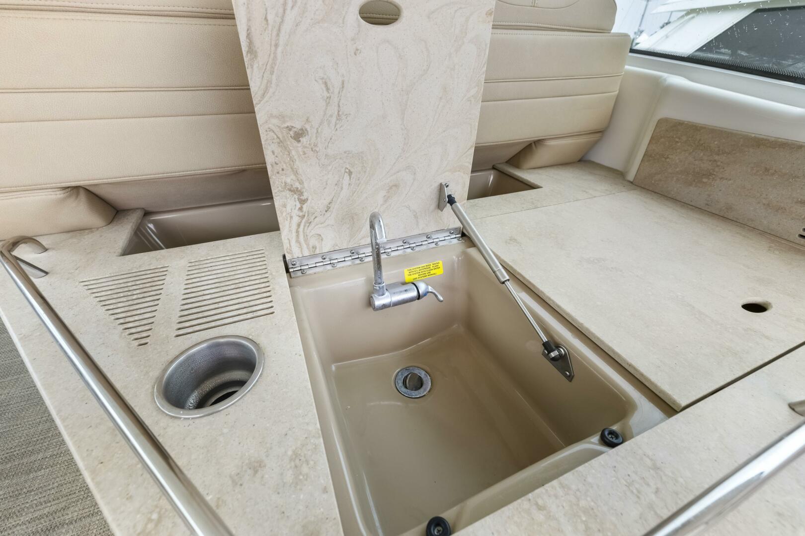 2016 Formula 45 Yacht - Image 14
