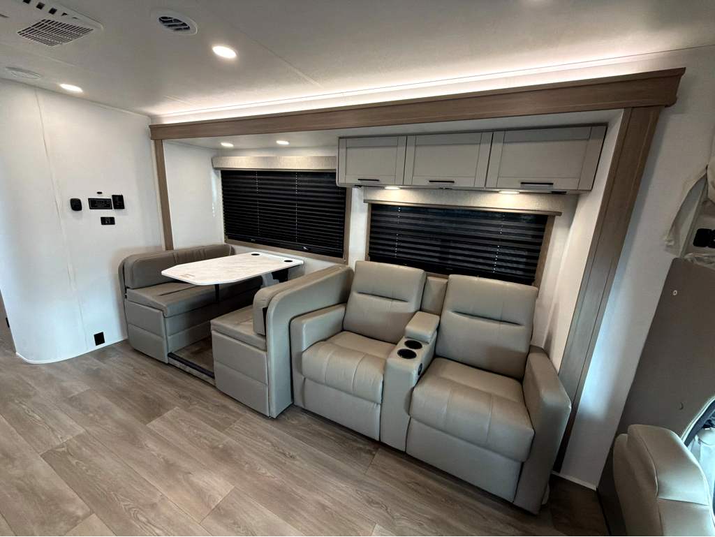 2027 ENTEGRA COACH ODYSSEY 29V - Image 7